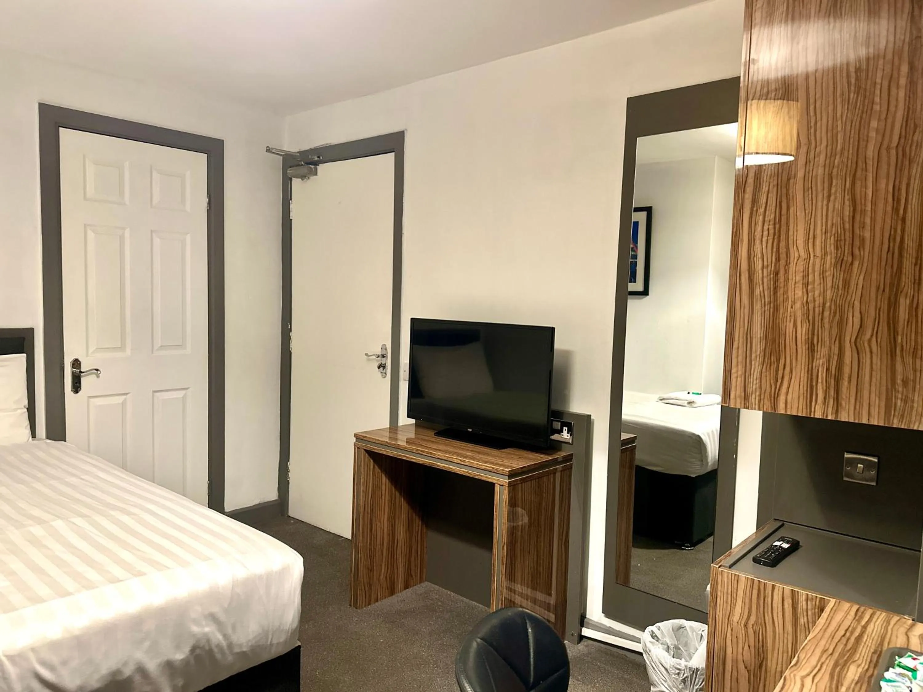 TV and multimedia, Bed in Hotel Express Newcastle Gateshead