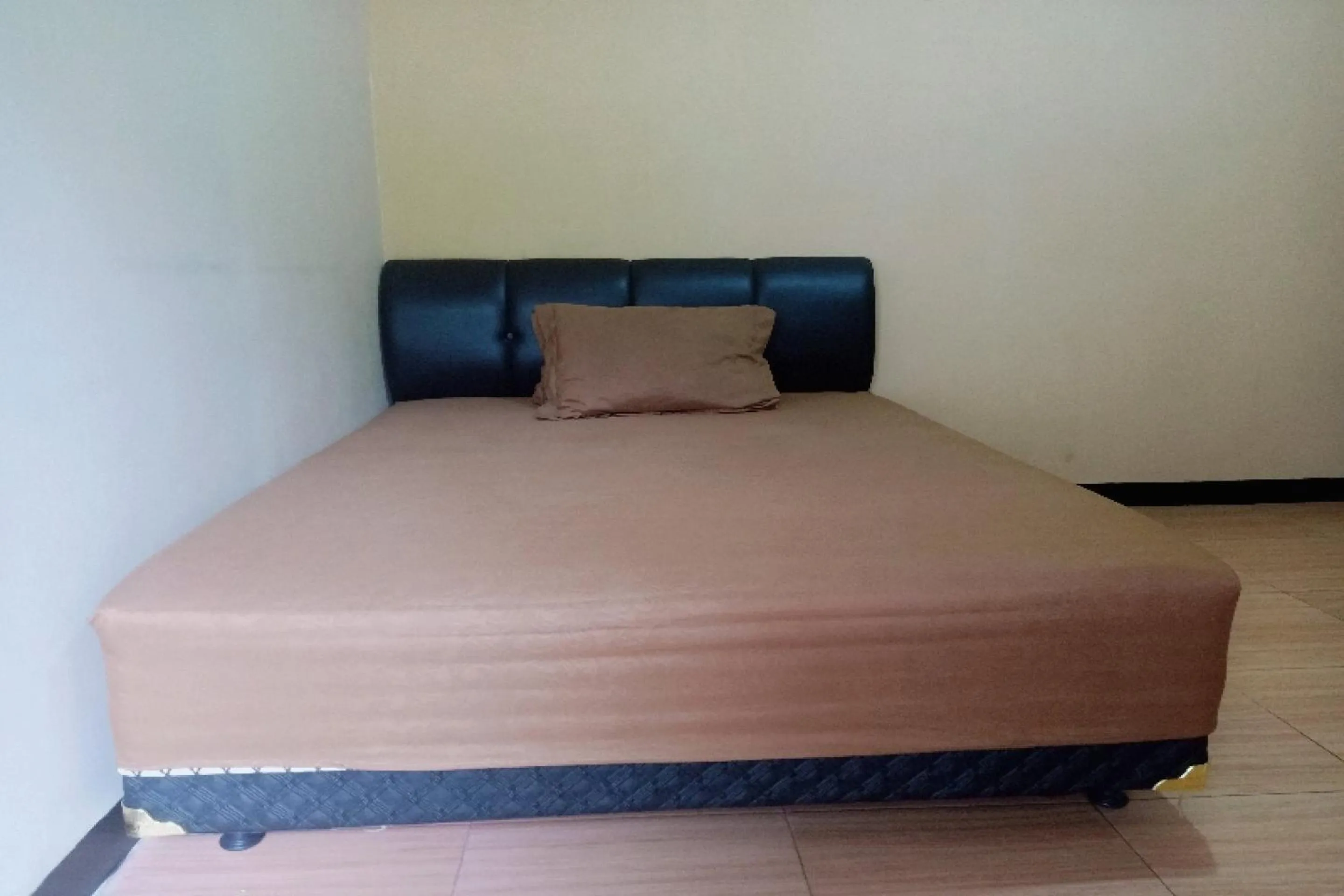 Bedroom, Bed in Hotel O Eko Guest House