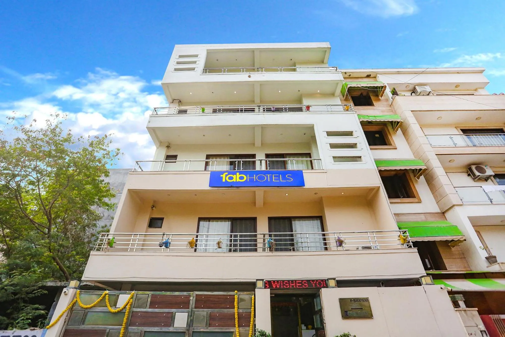 FabHotel Novel Suites