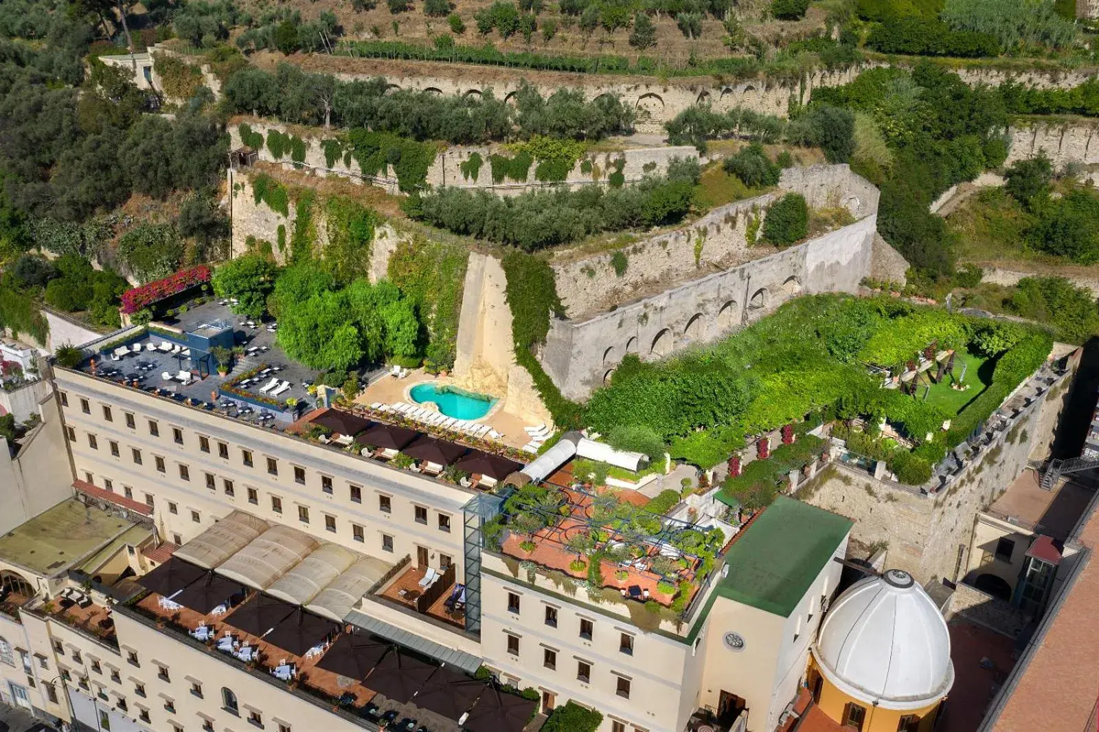 Property building in San Francesco al Monte Property building in San Francesco al Monte