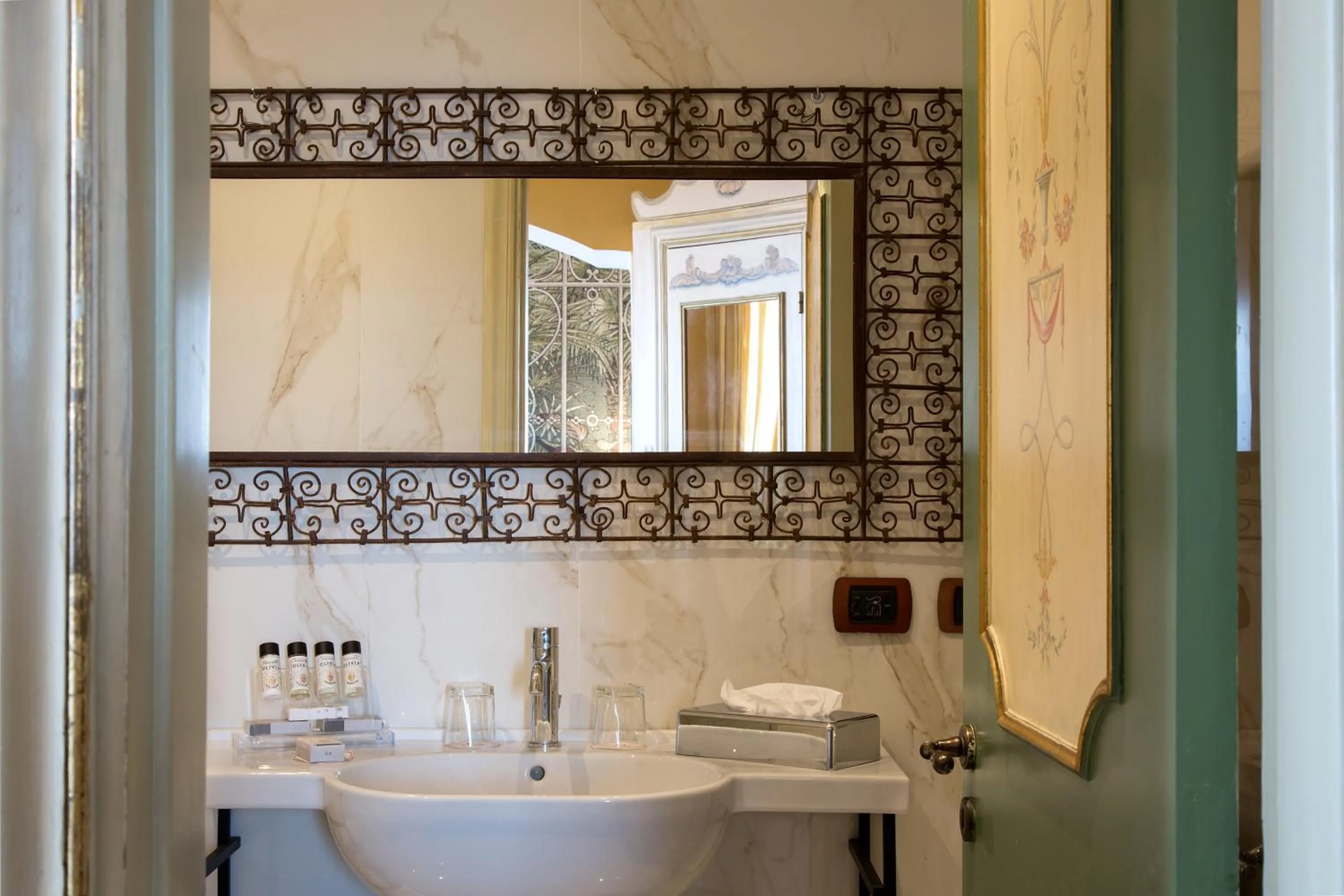 Bathroom in San Francesco al Monte