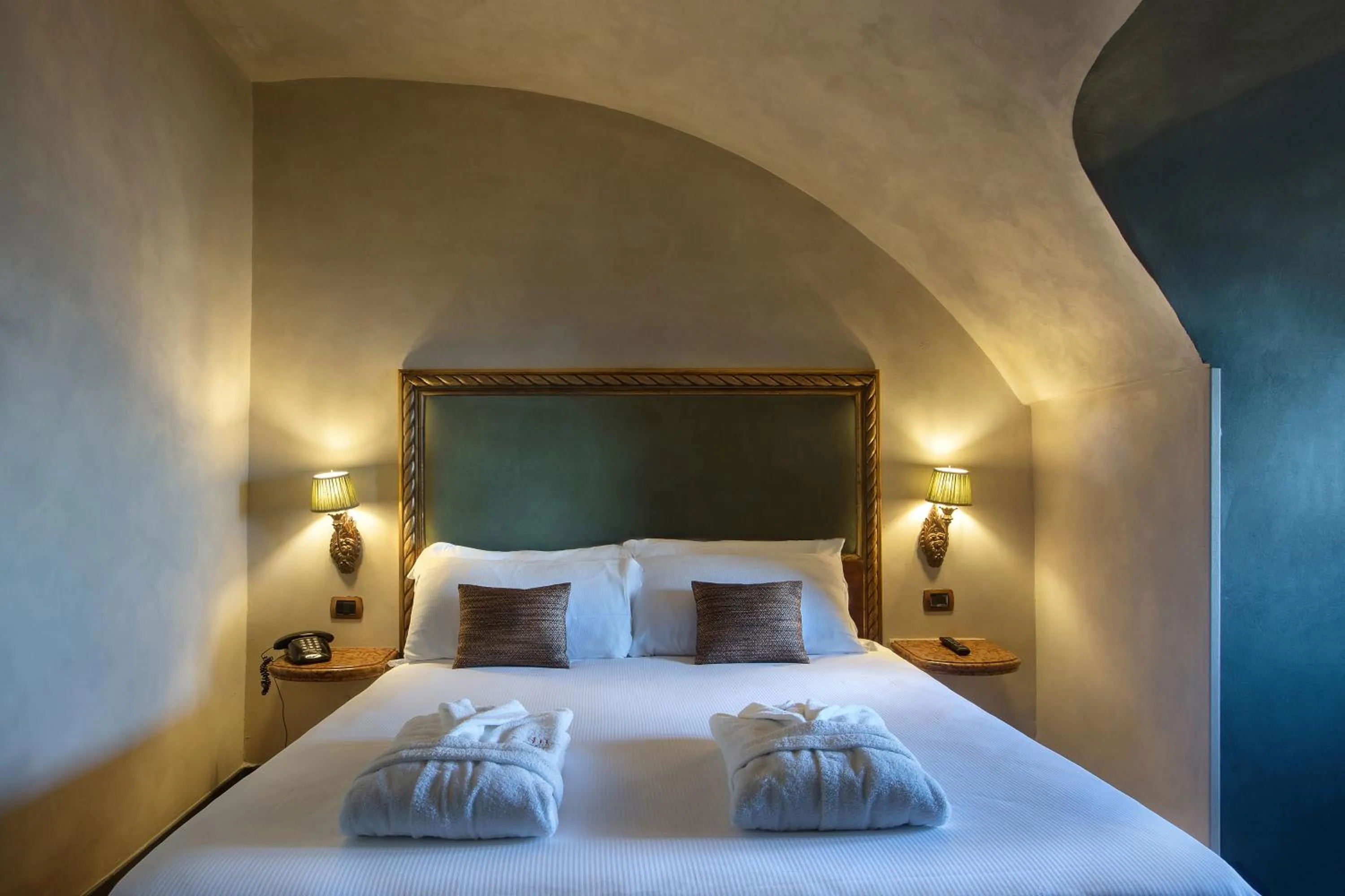 Bedroom, Bed in San Francesco al Monte