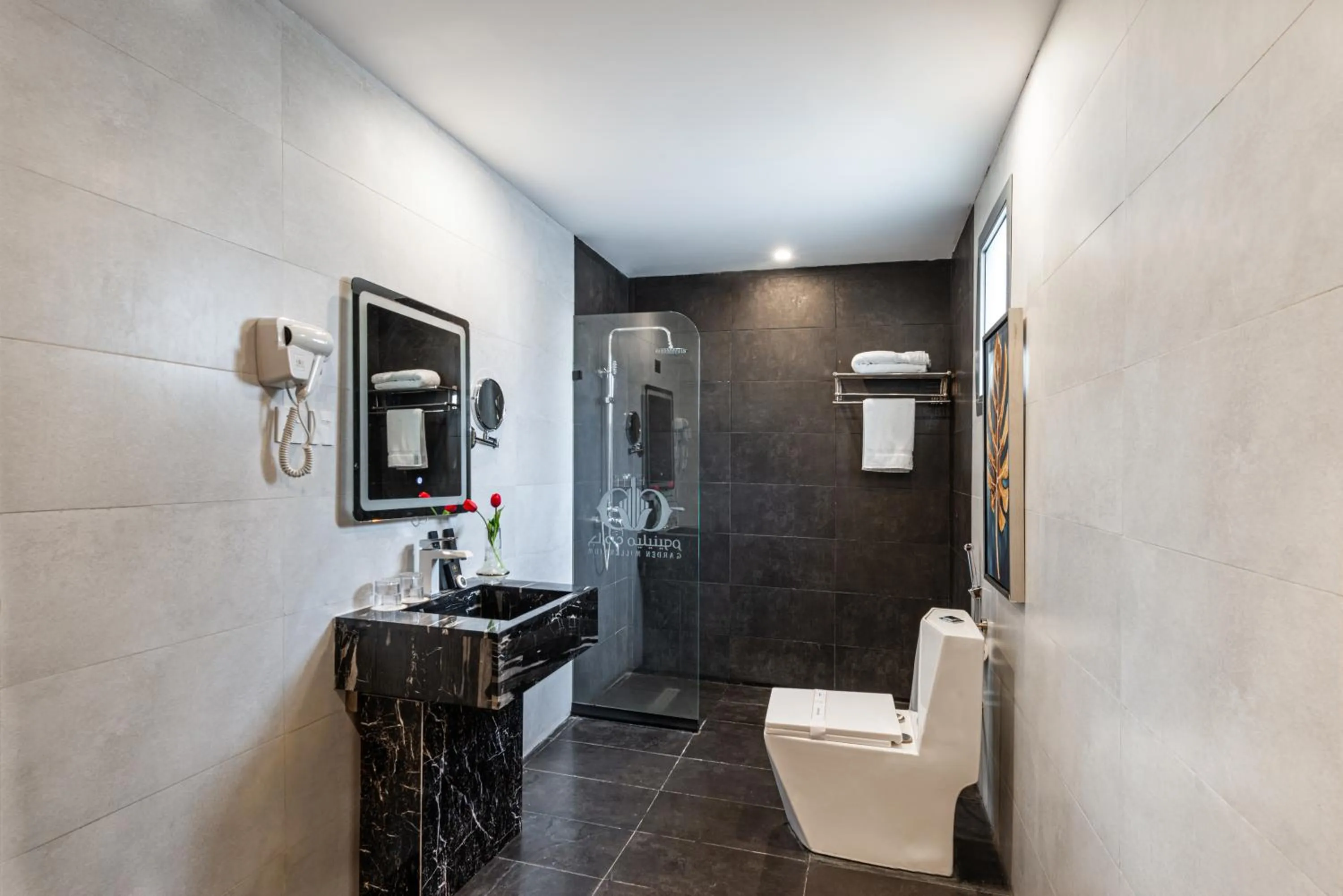 Bathroom in Garden Millennium Hotel