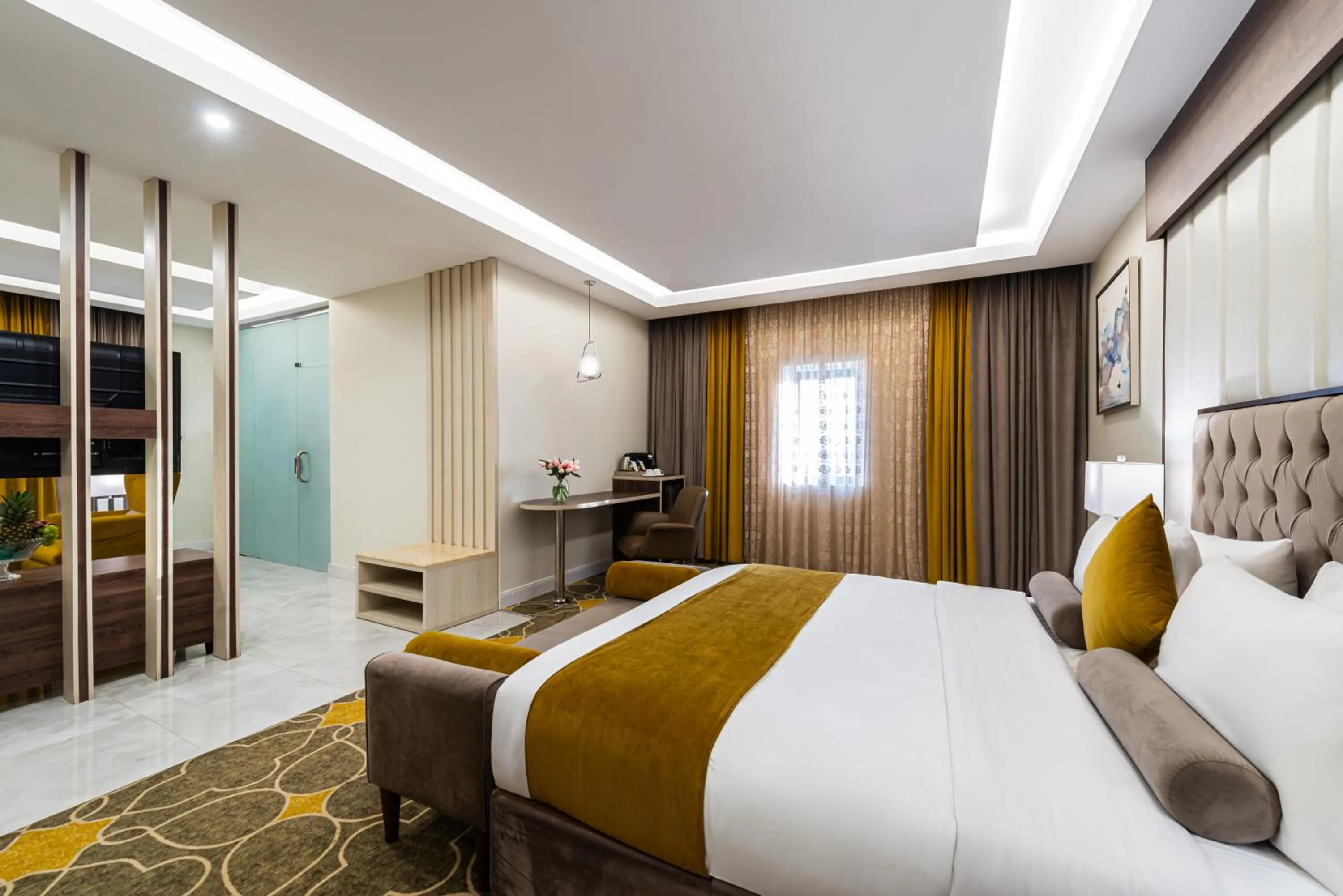 Bed in Garden Millennium Hotel