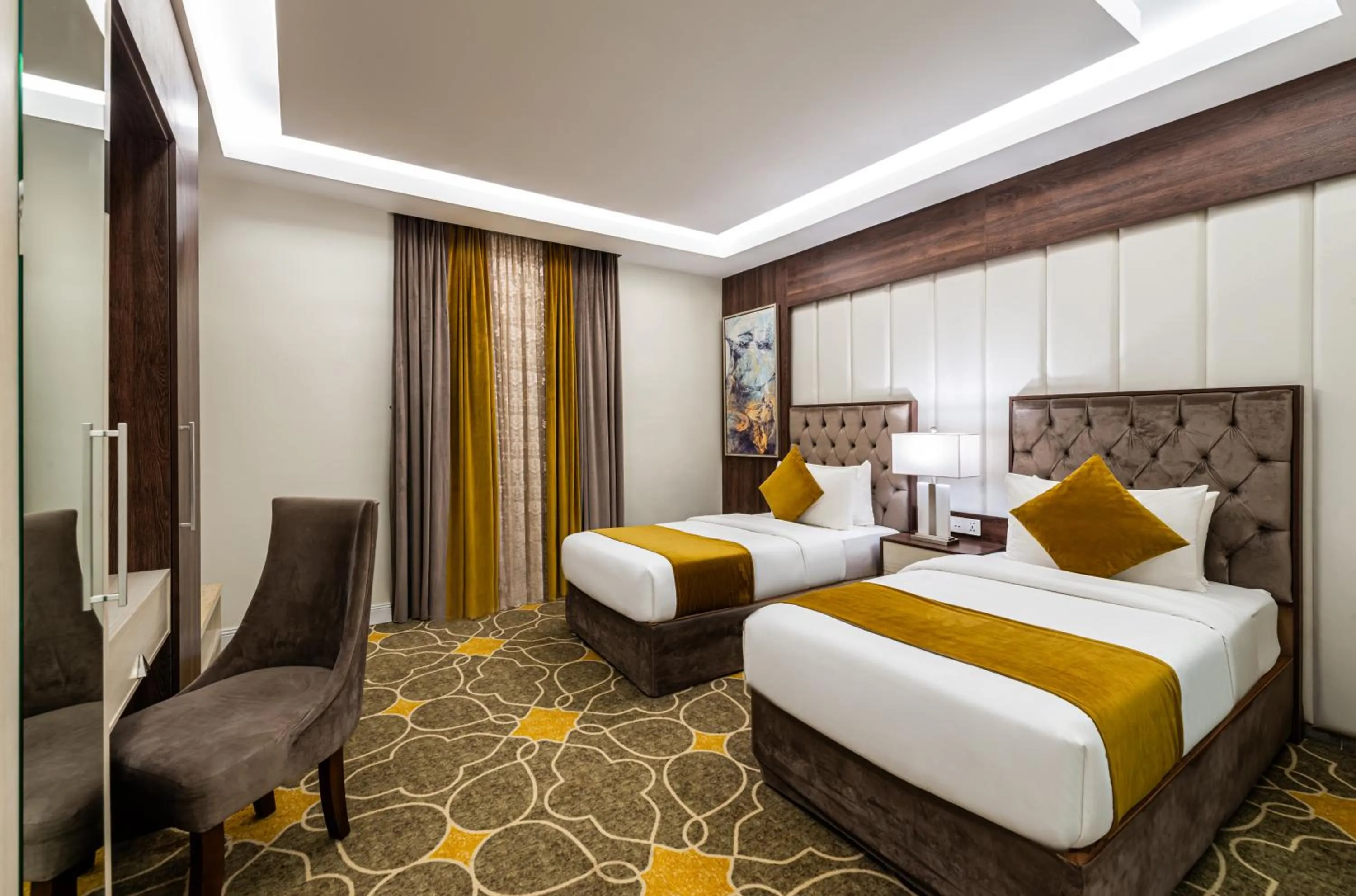 Bed in Garden Millennium Hotel