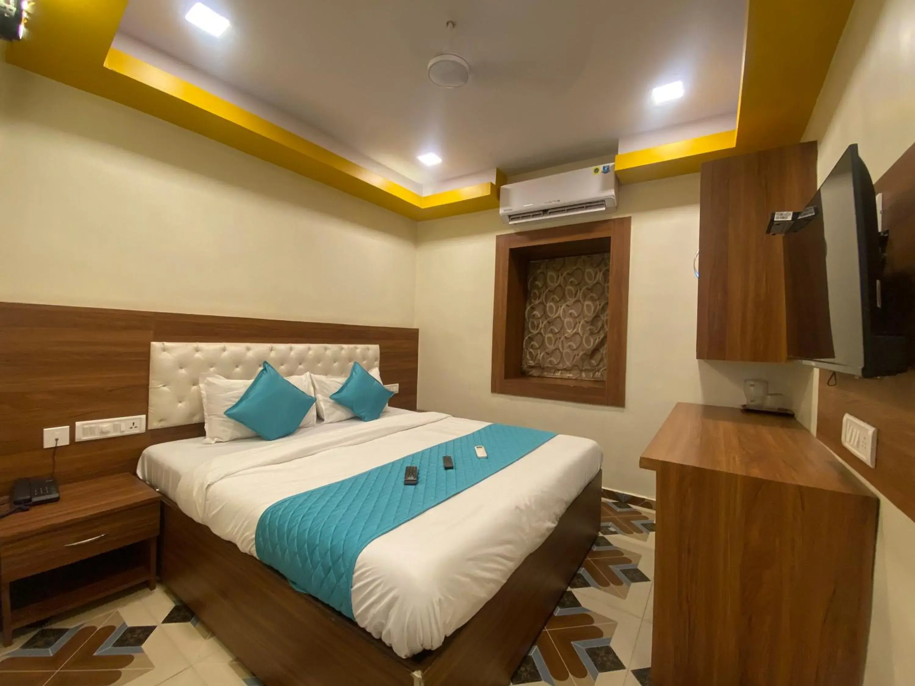 Deluxe Double Room - single occupancy in Hotel Jodiya - Near CST Deluxe Double Room - single occupancy in Hotel Jodiya - Near CST