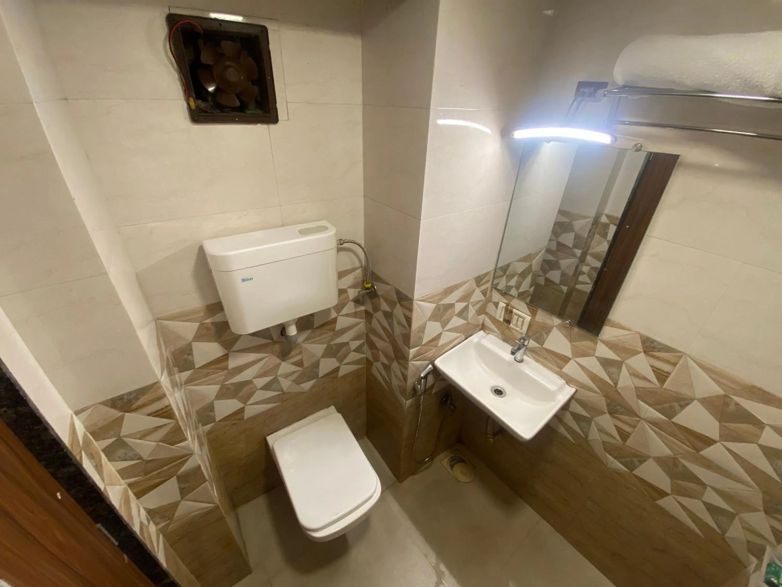 Bathroom in Hotel Jodiya - Near CST