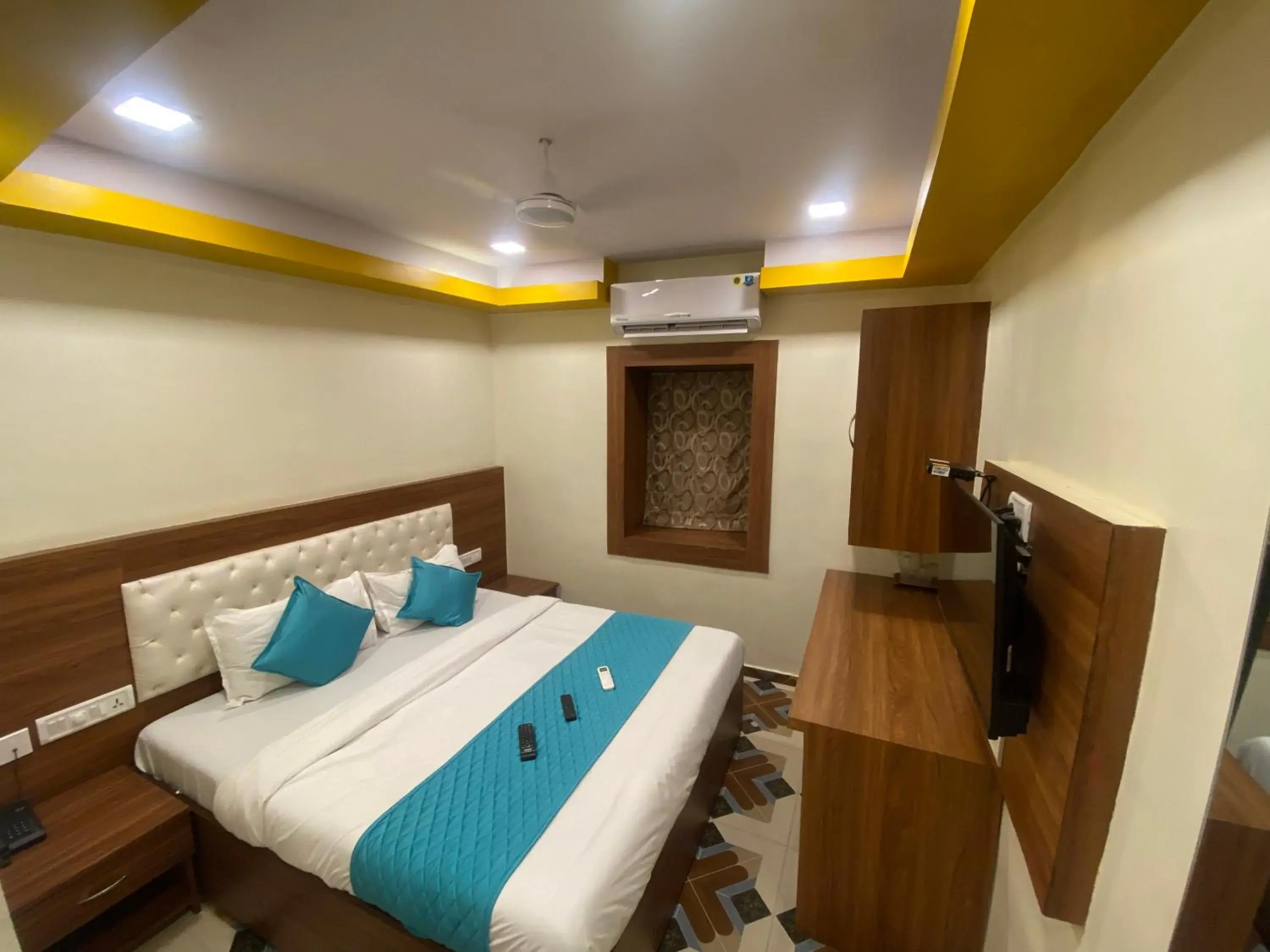 Bedroom, Bed in Hotel Jodiya - Near CST Bedroom, Bed in Hotel Jodiya - Near CST