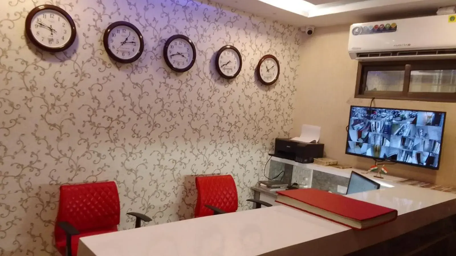 Lobby or reception in Hotel Jodiya - Near CST Lobby or reception in Hotel Jodiya - Near CST