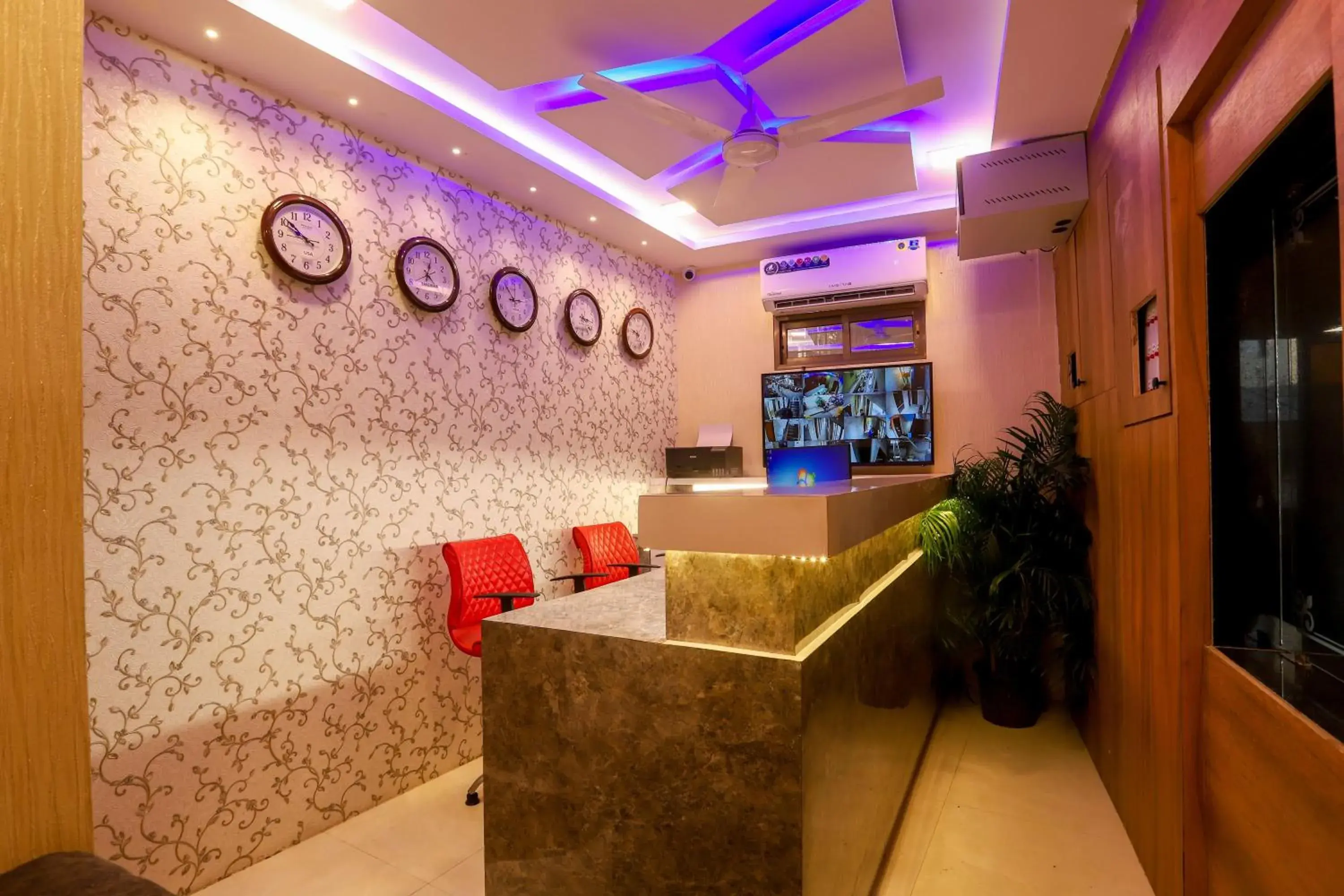 Lobby or reception in Hotel Jodiya - Near CST Lobby or reception in Hotel Jodiya - Near CST