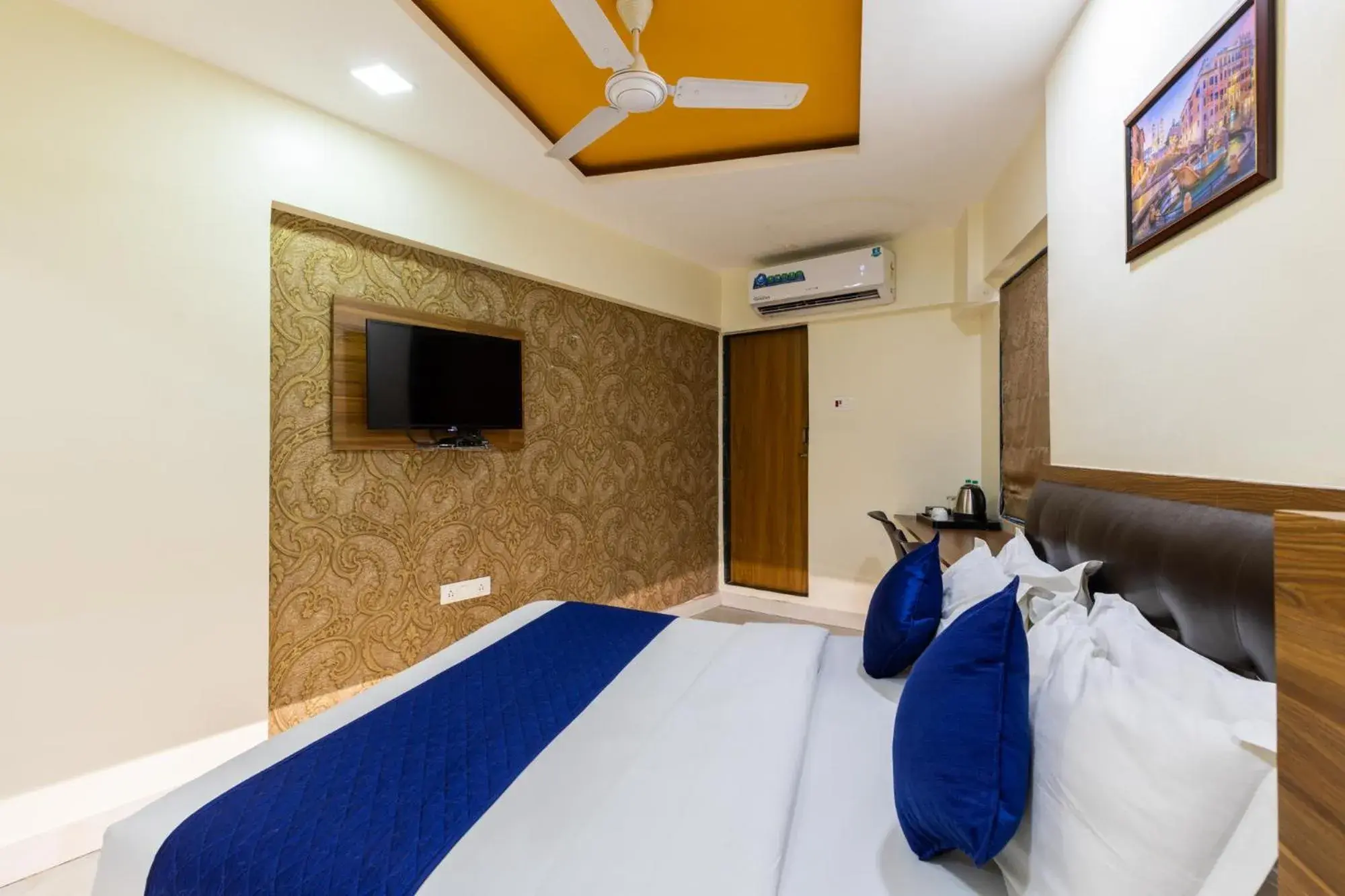 Bed in Hotel Jodiya - Near CST Bed in Hotel Jodiya - Near CST