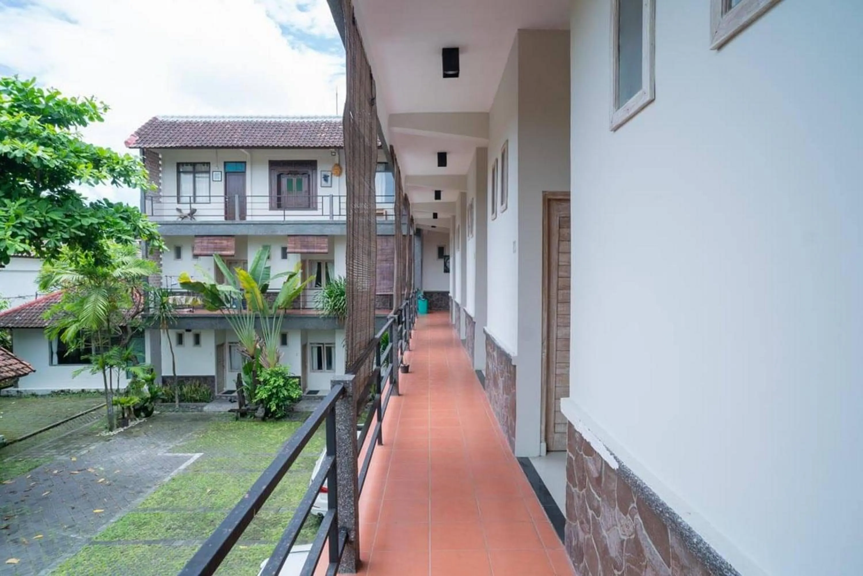 Property building in Urbanview Hotel Wayan Mansion