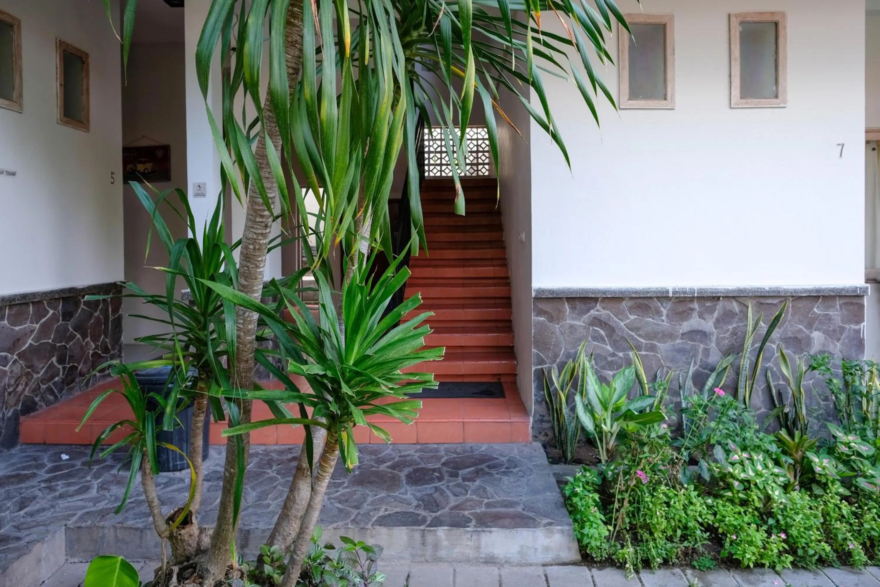 Property building in Urbanview Hotel Wayan Mansion