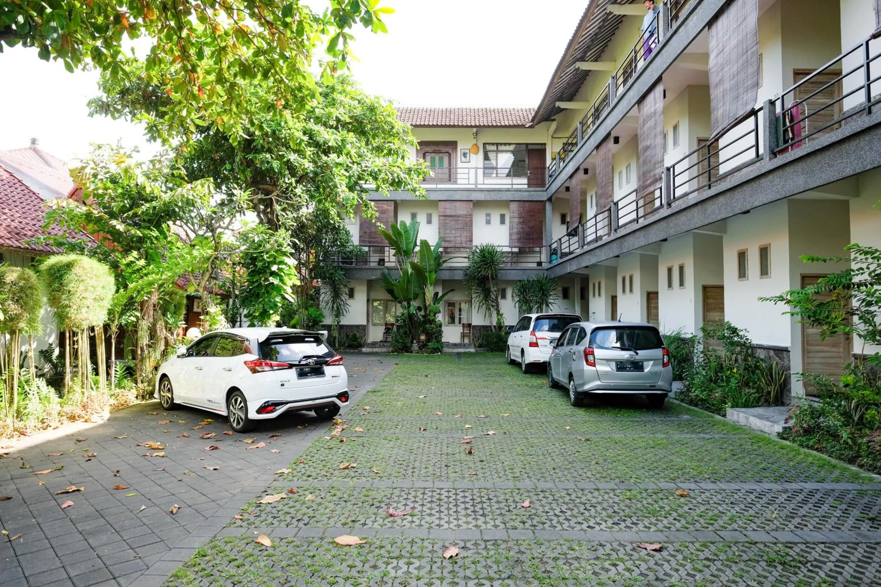 Parking in Urbanview Hotel Wayan Mansion