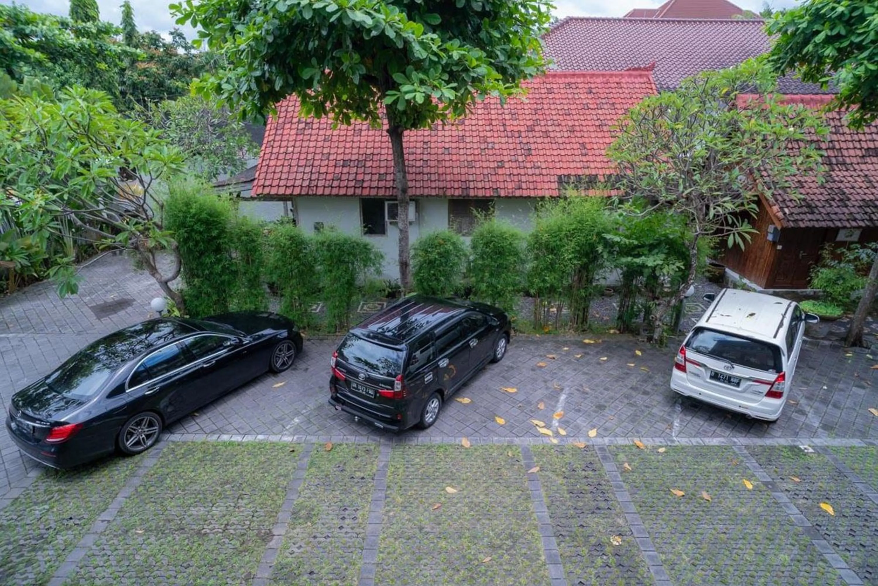 Parking in Urbanview Hotel Wayan Mansion