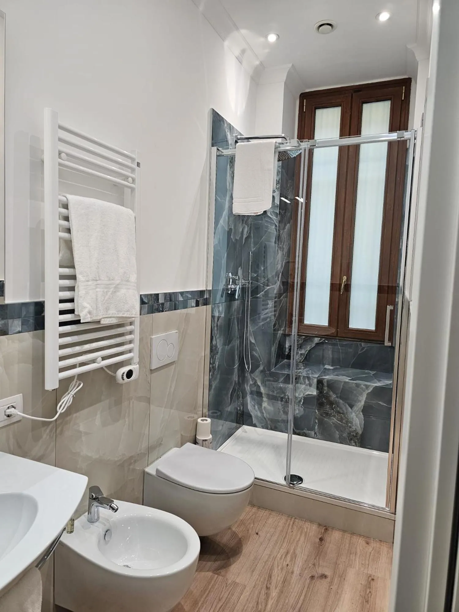 Shower in Andreola Central Hotel