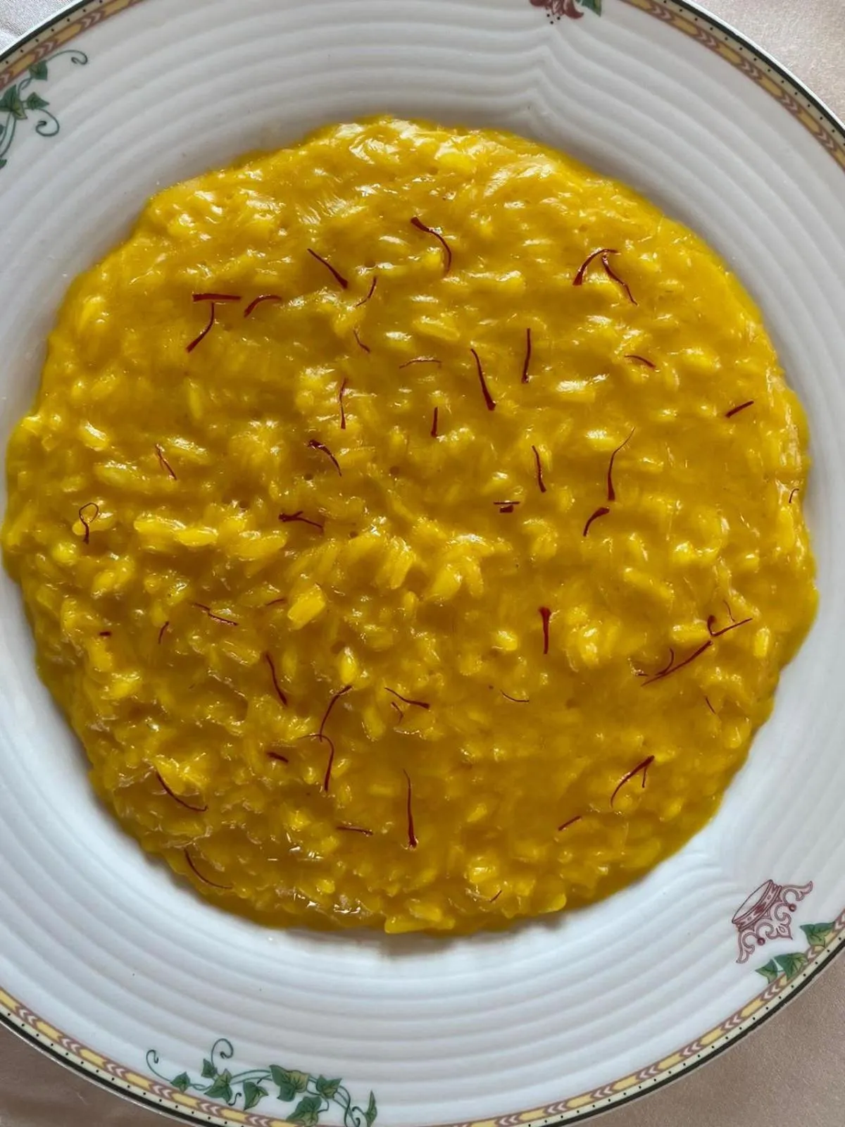 Restaurant/places to eat in Andreola Central Hotel