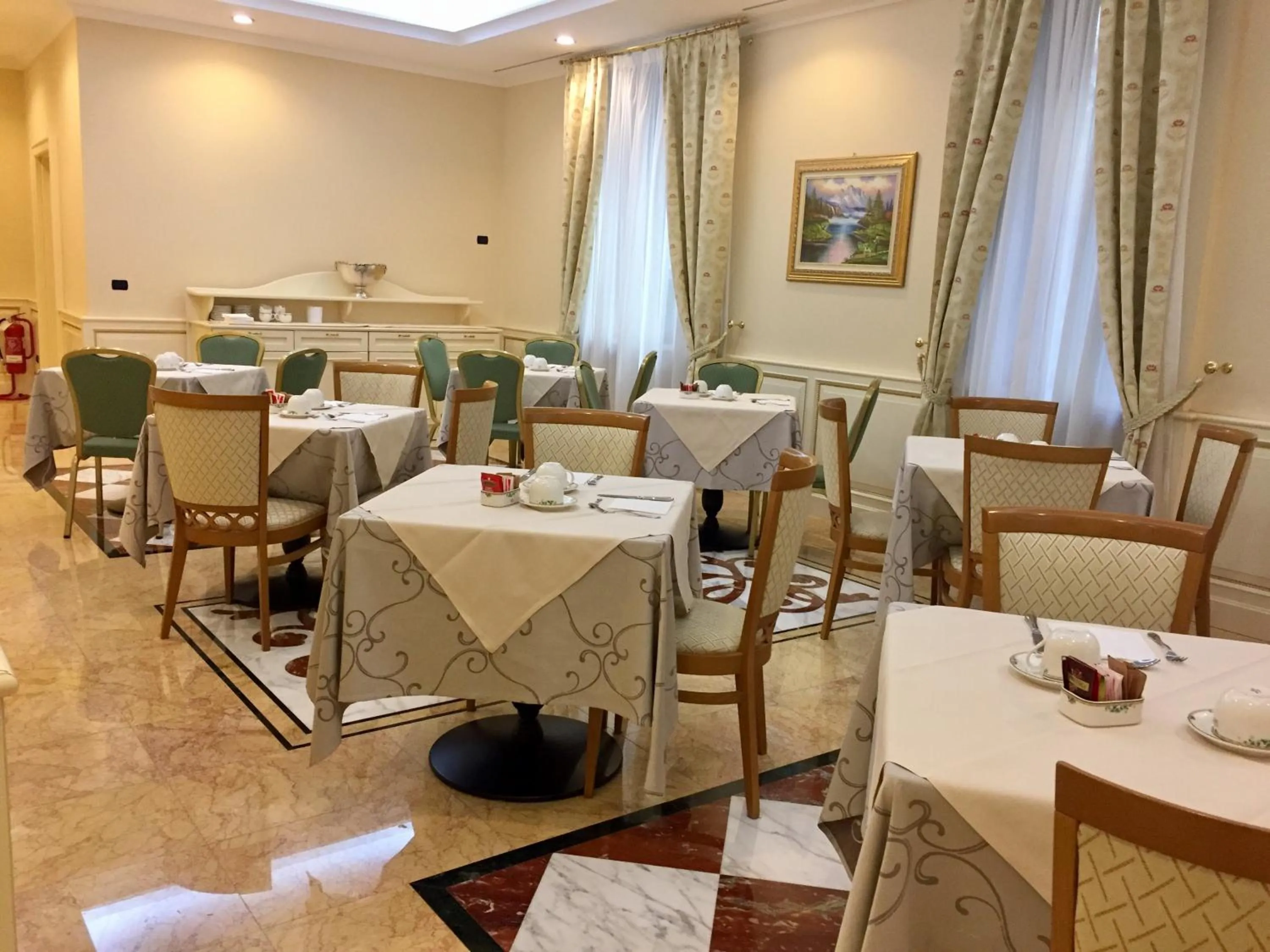 Restaurant/places to eat in Andreola Central Hotel