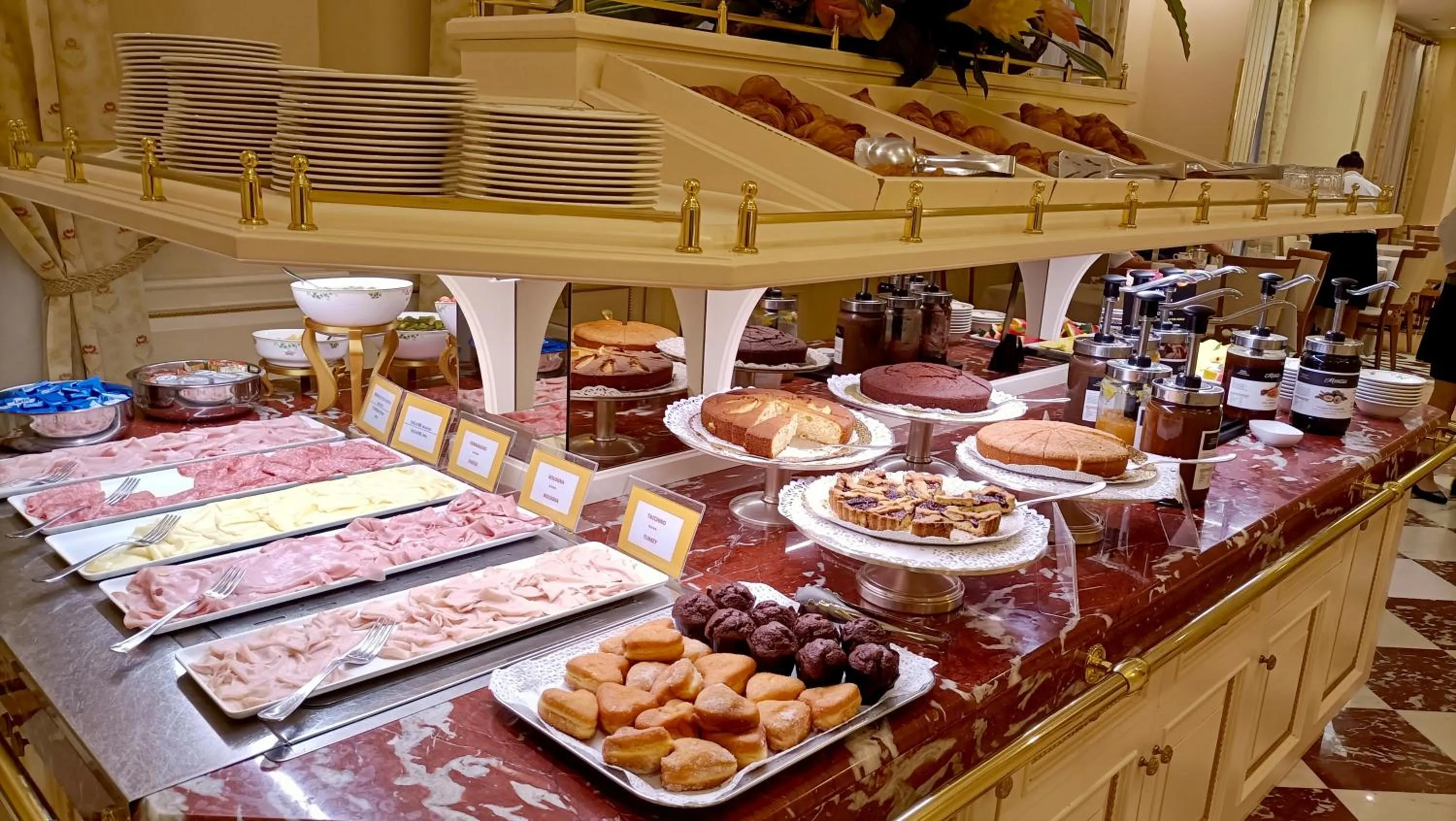 Breakfast in Andreola Central Hotel