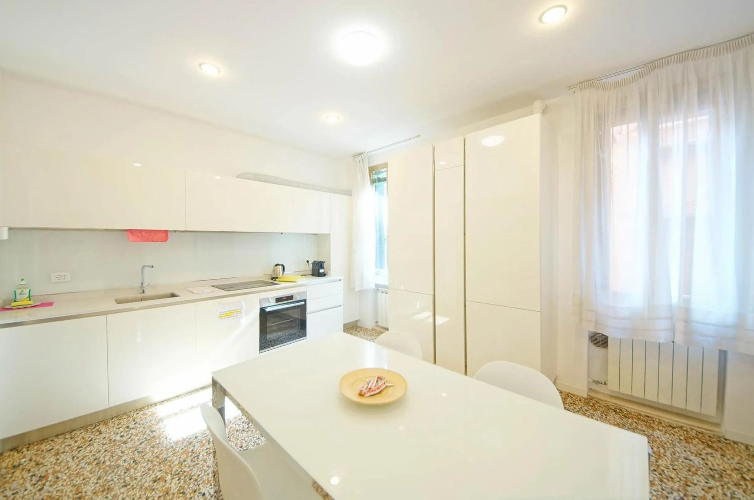 Kitchen or kitchenette in DolceVita Apartments N 496