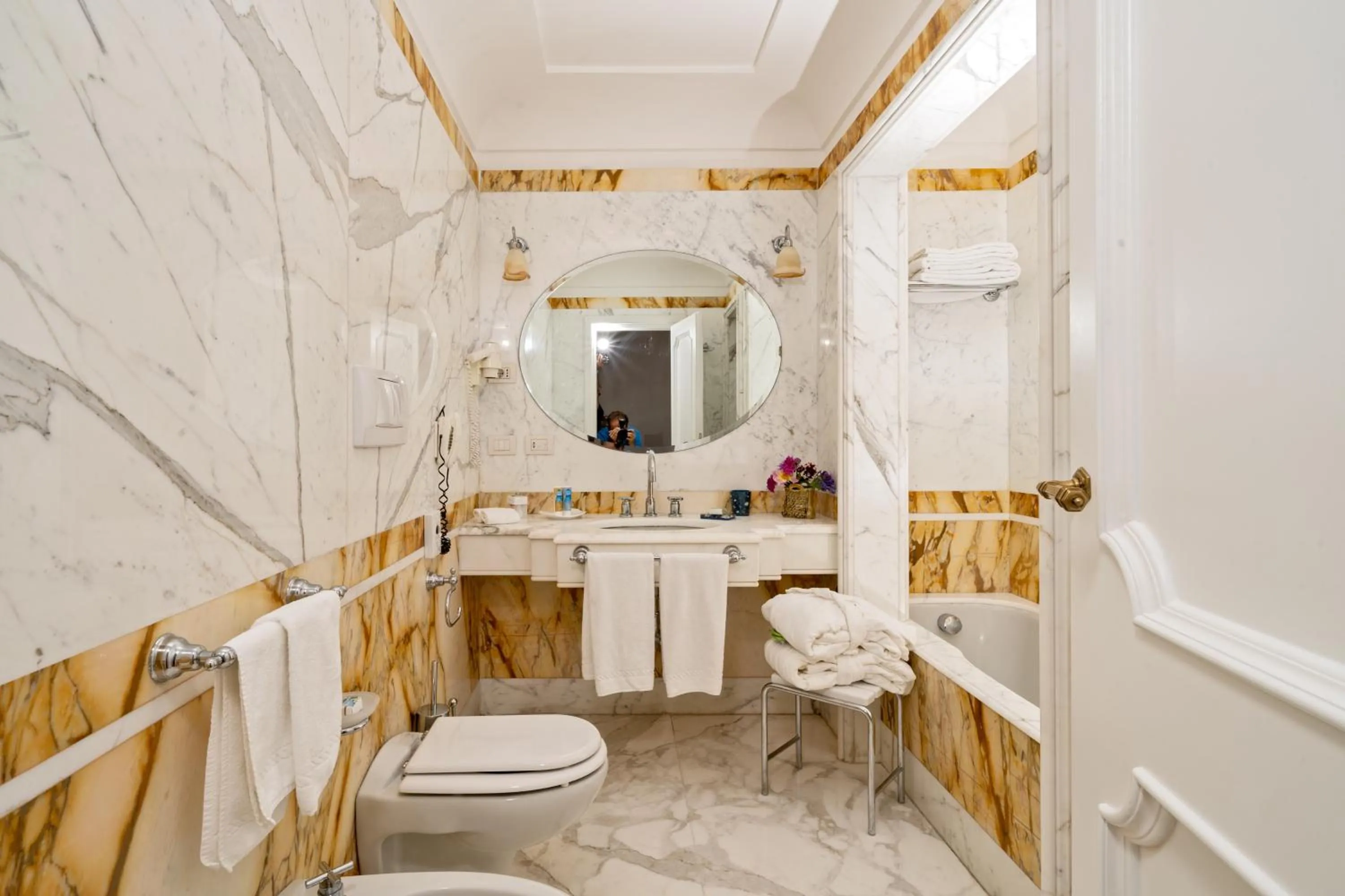 Bathroom in Hotel Punta Regina