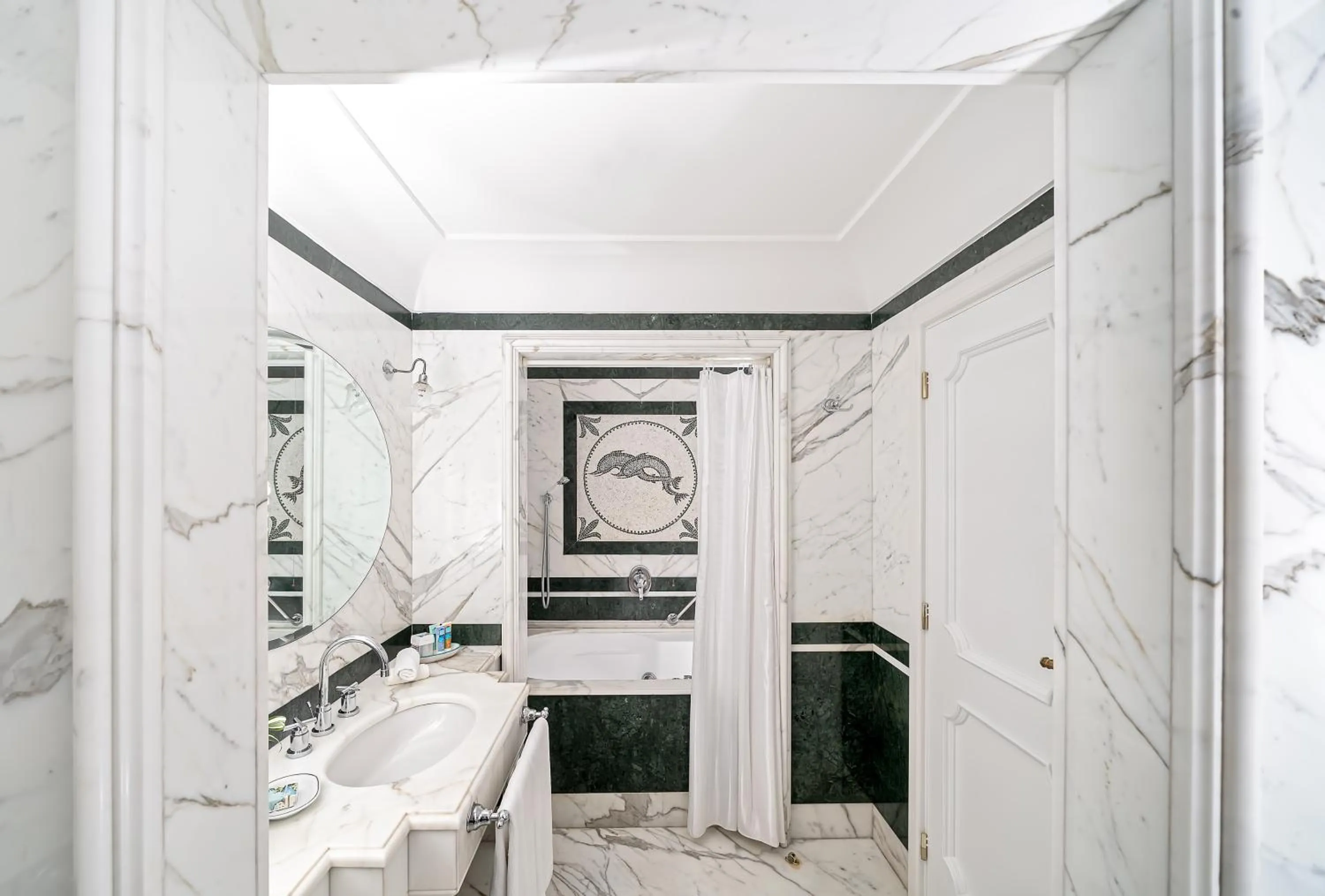 Bathroom in Hotel Punta Regina