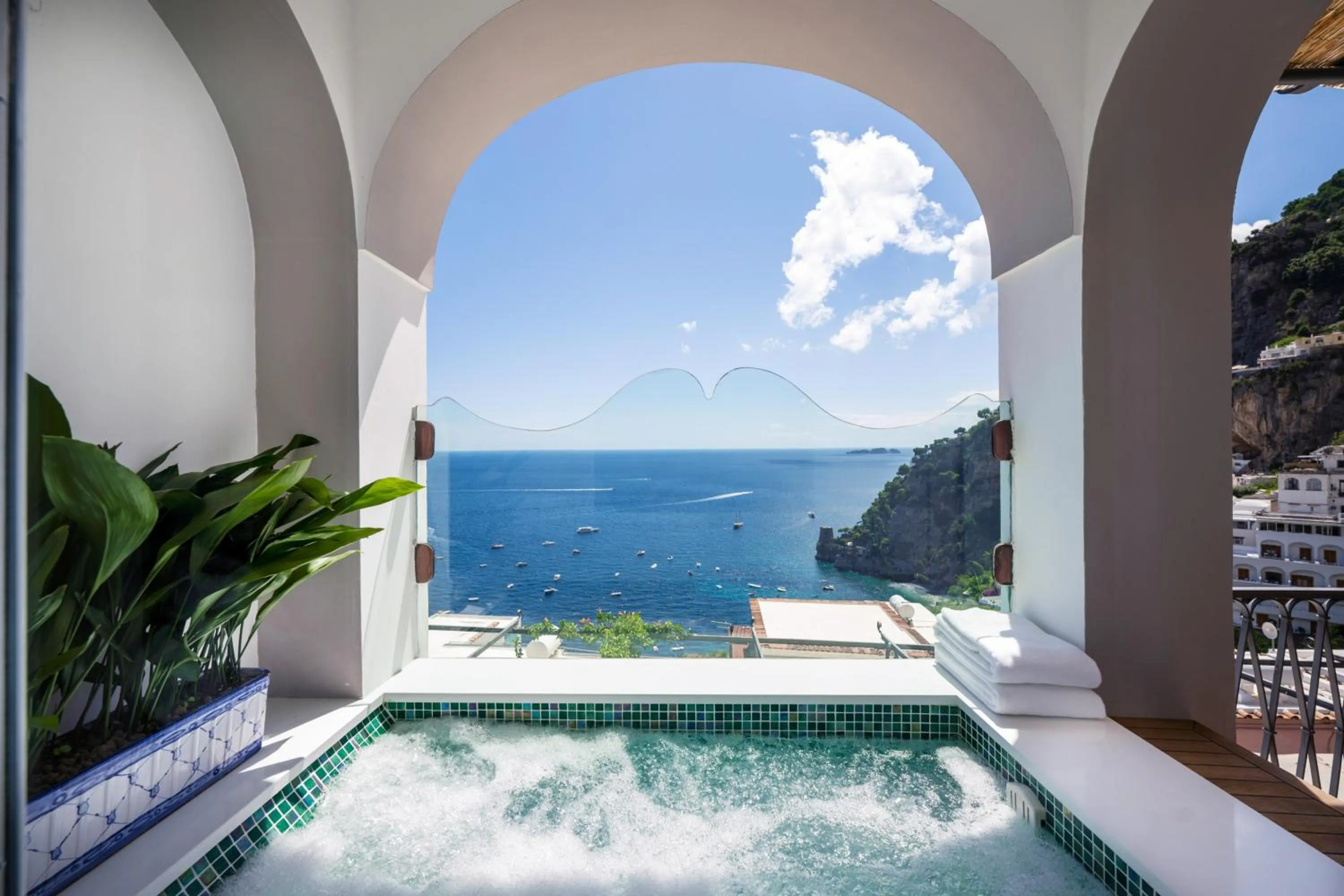 Hot Tub in Hotel Punta Regina