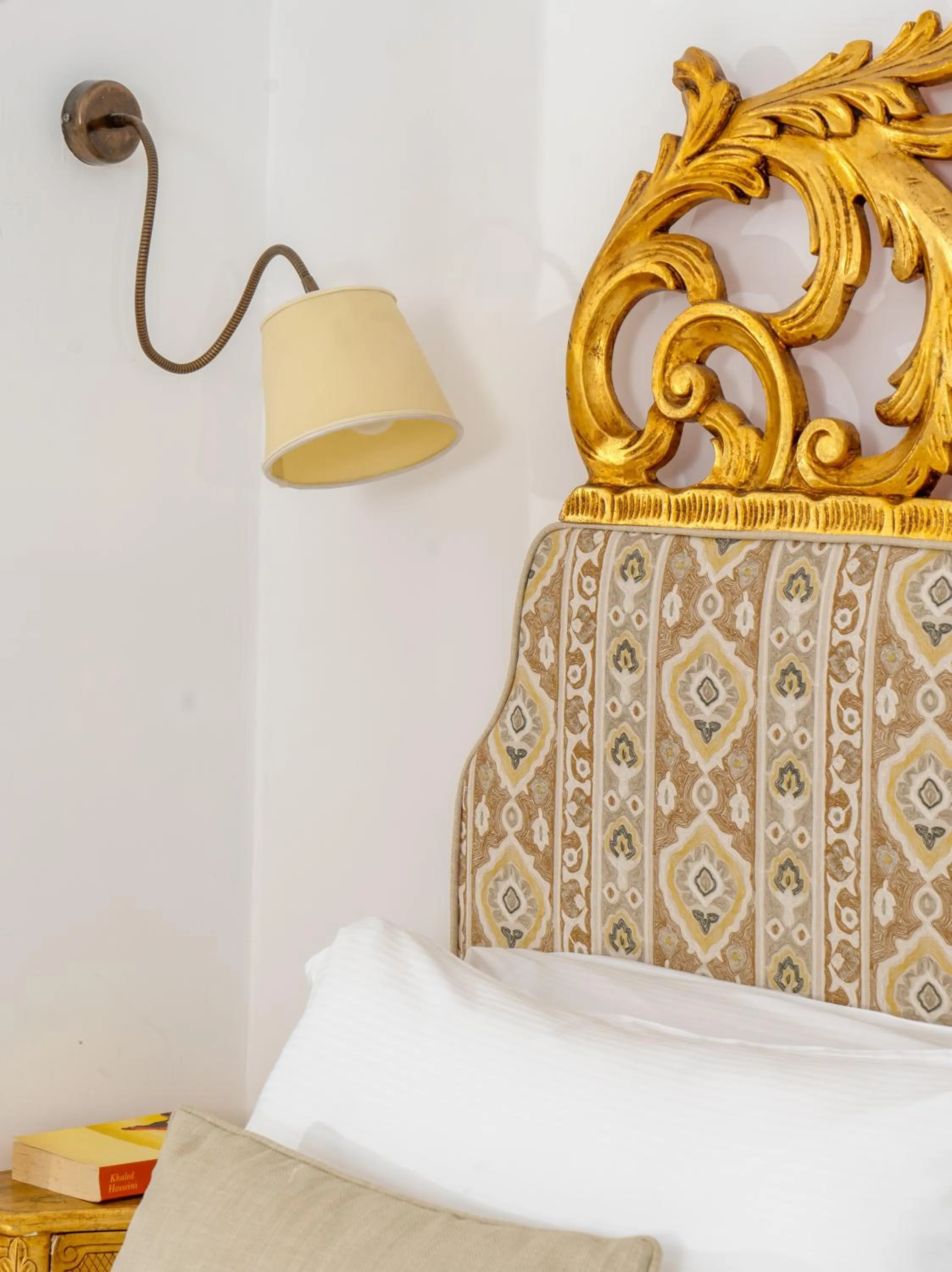 Decorative detail, Bed in Hotel Punta Regina