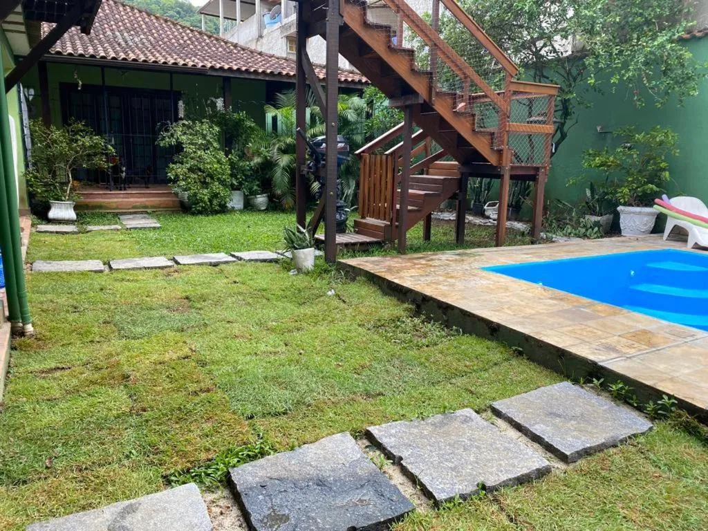 Pousada Casa de mãe aconchegante com piscina próximo à praia