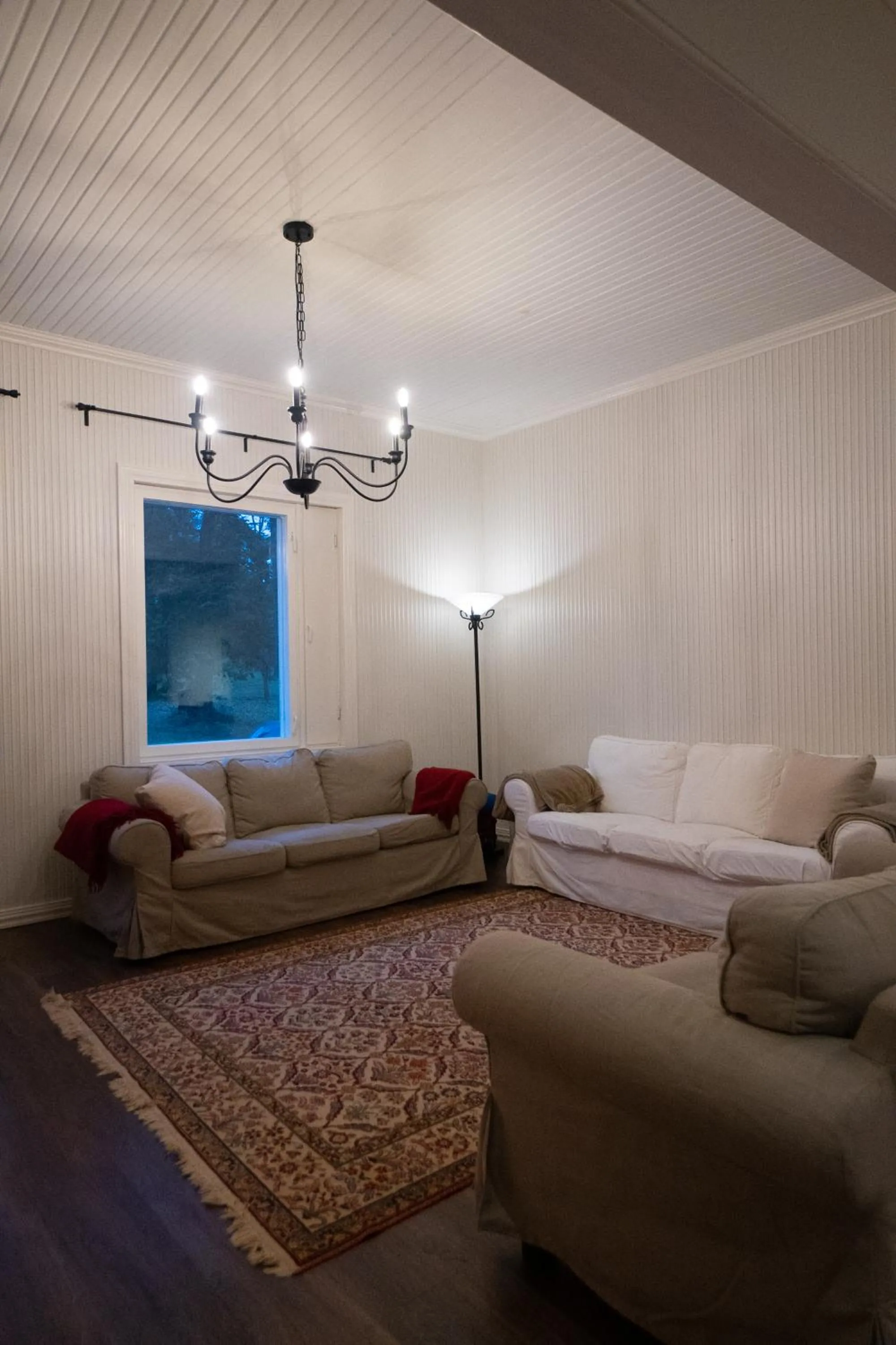 Communal lounge/ TV room in Koivikko Lifestyle Center