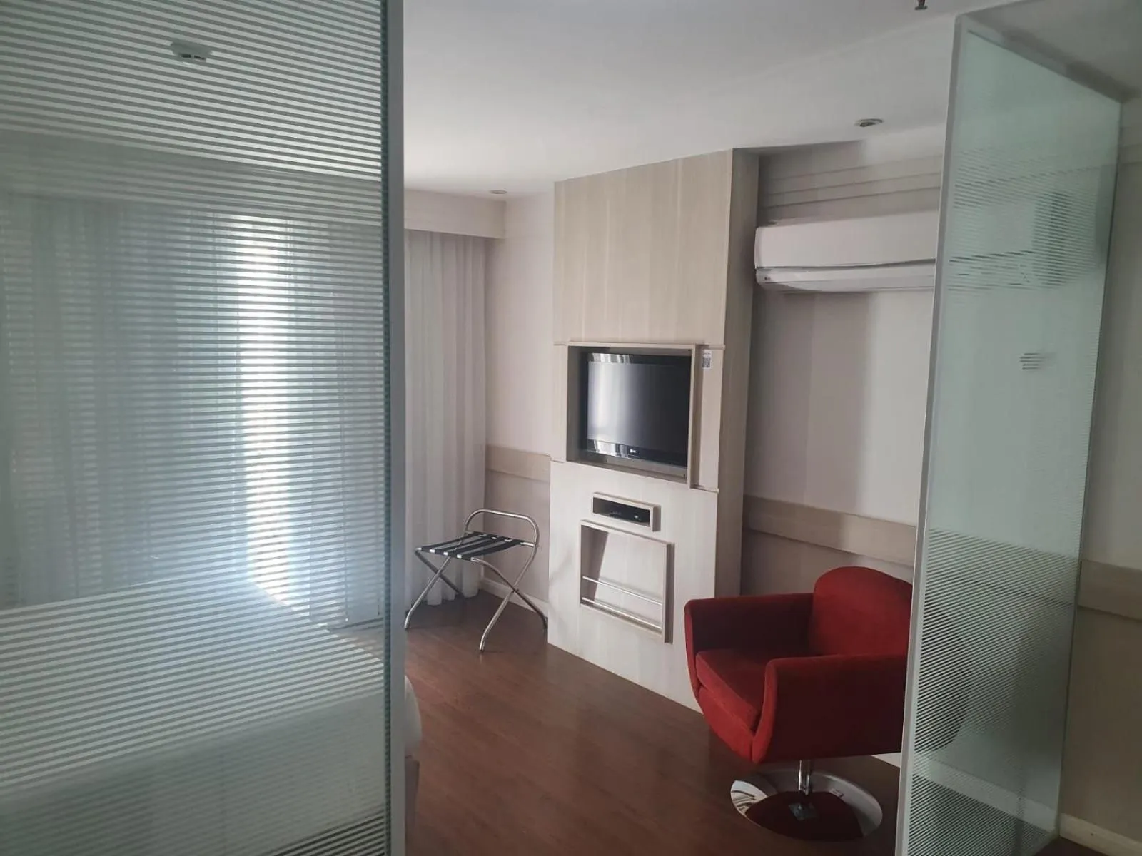 TV and multimedia in Hotel Mercure Flat Particular