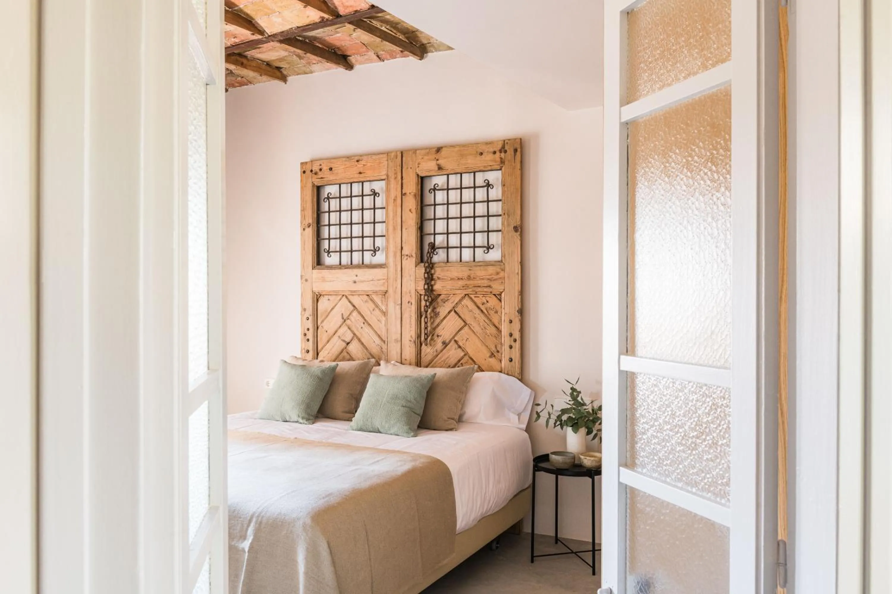 Bedroom, Bed in LaComuna City Oasis