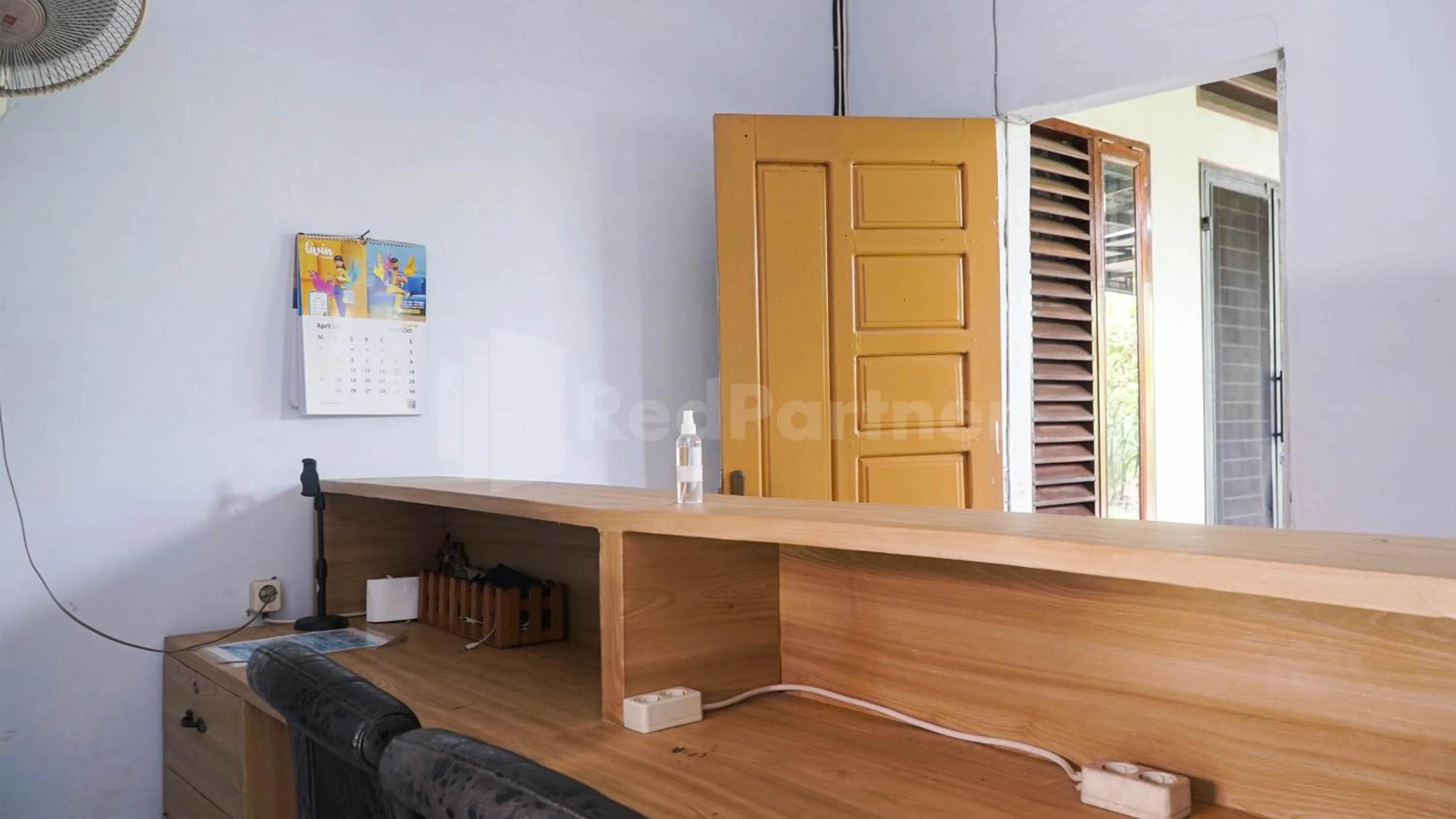 Lobby or reception in The Karo's Residence Mitra RedDoorz