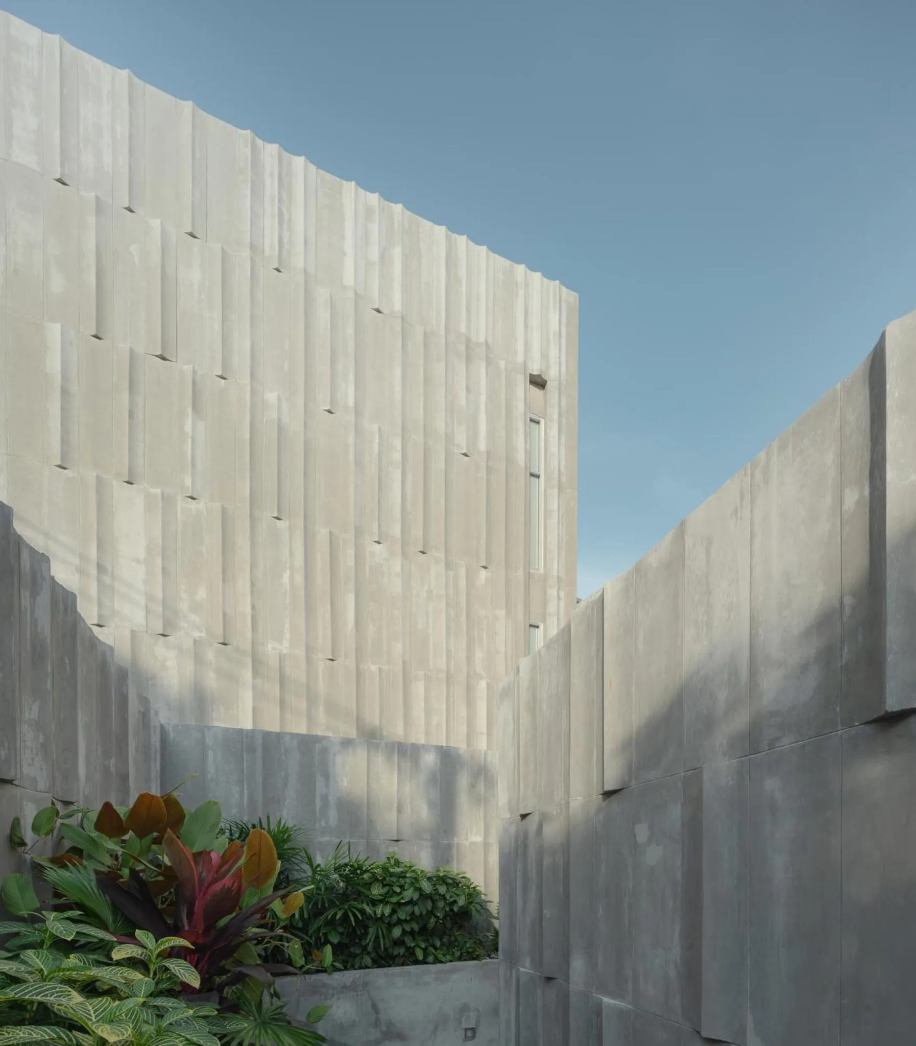 Property building in Nidhra Boutique Hotel Bangkok Sukhumvit