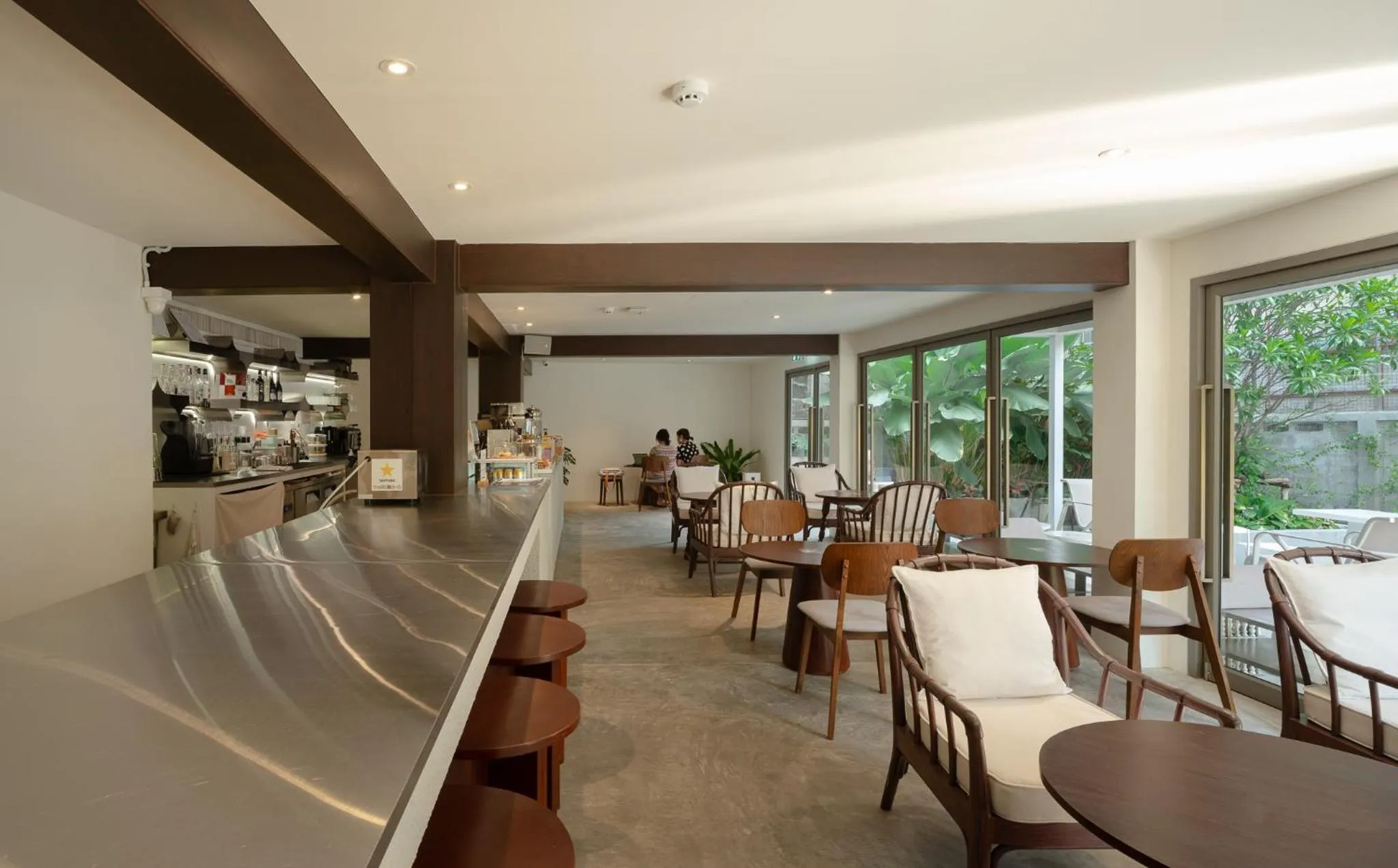 Restaurant/places to eat in Nidhra Boutique Hotel Bangkok Sukhumvit