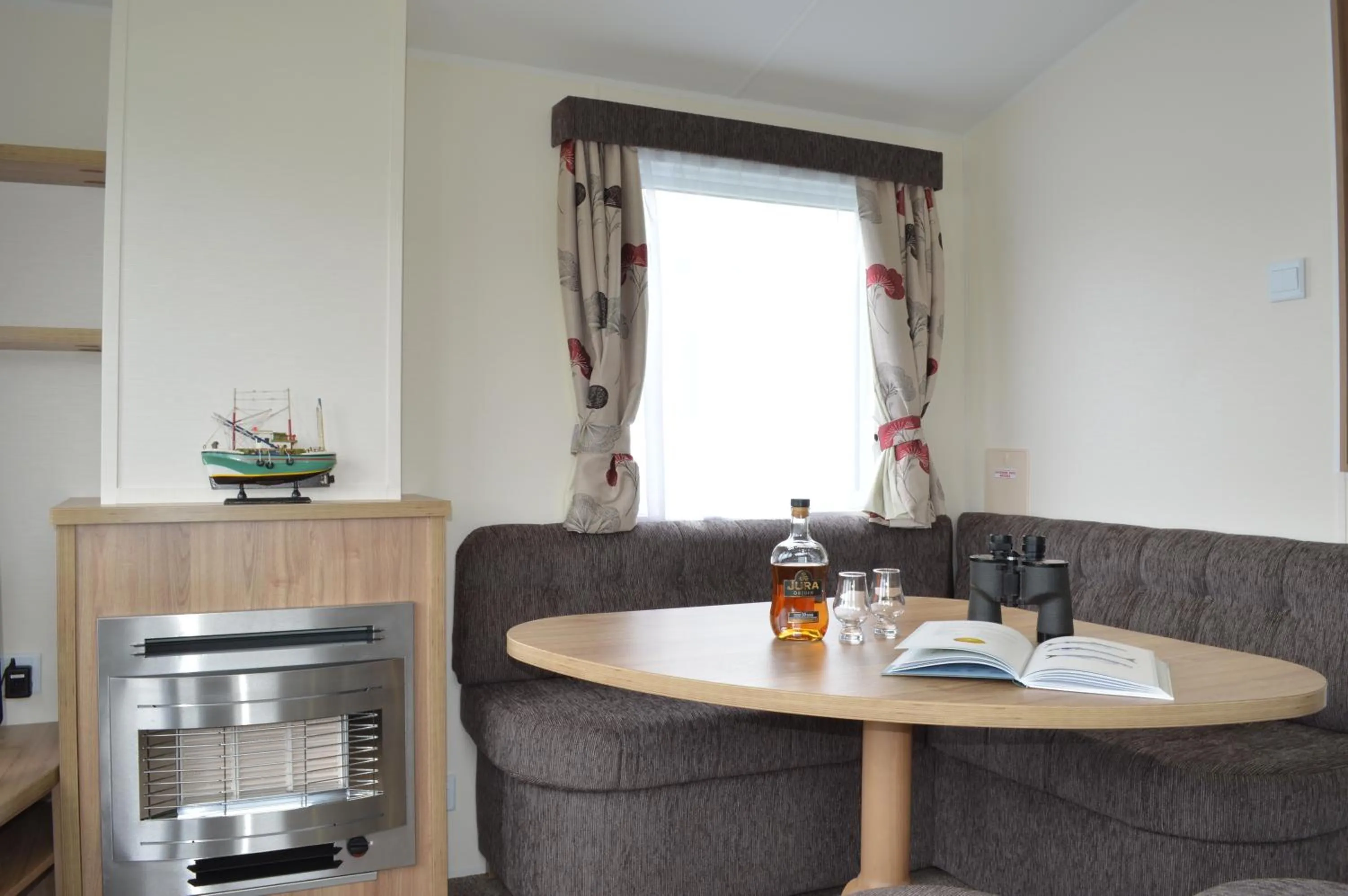 Dining area in Sunnybrae, Isle of Luing