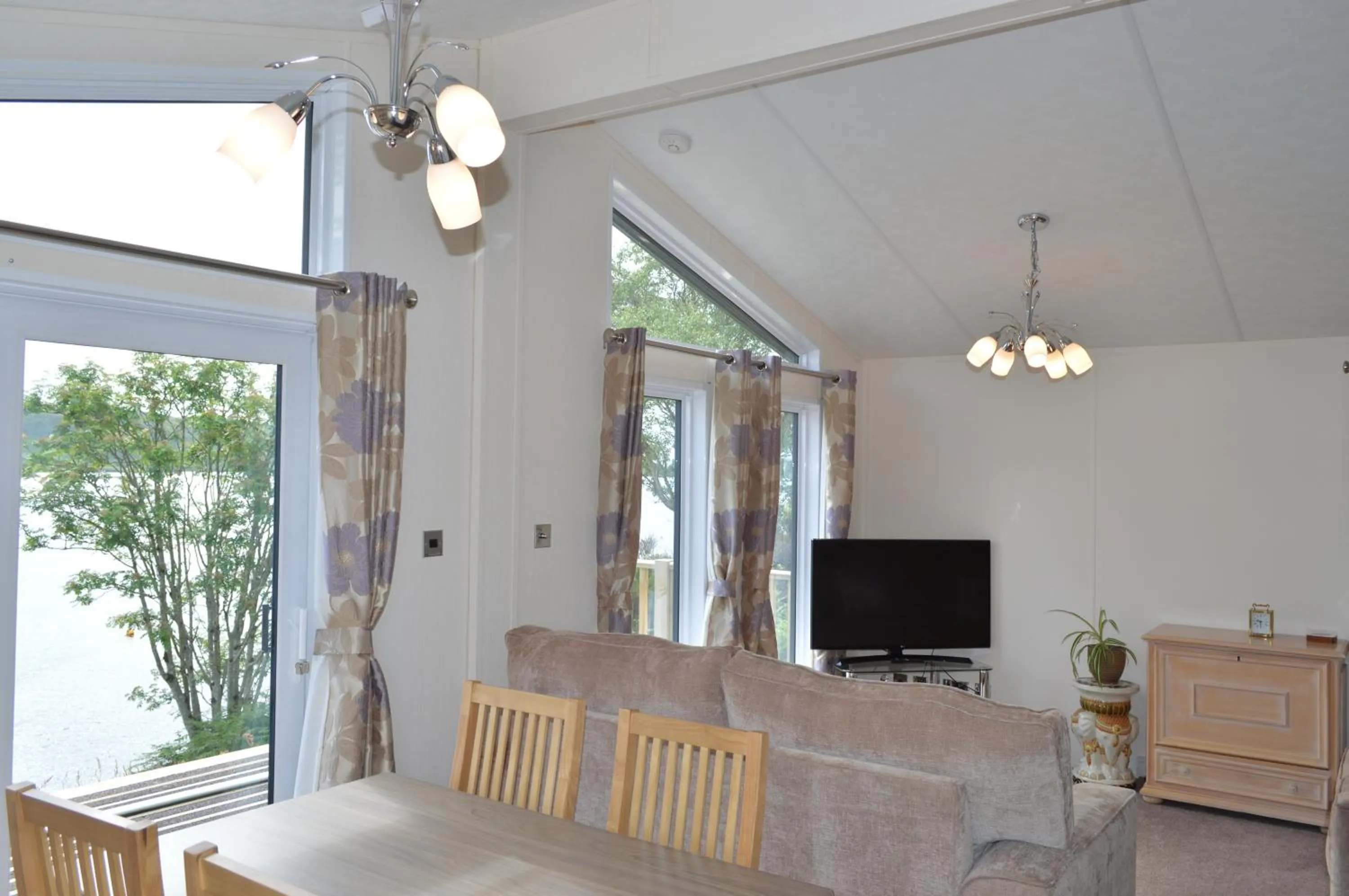 Communal lounge/ TV room in Sunnybrae, Isle of Luing