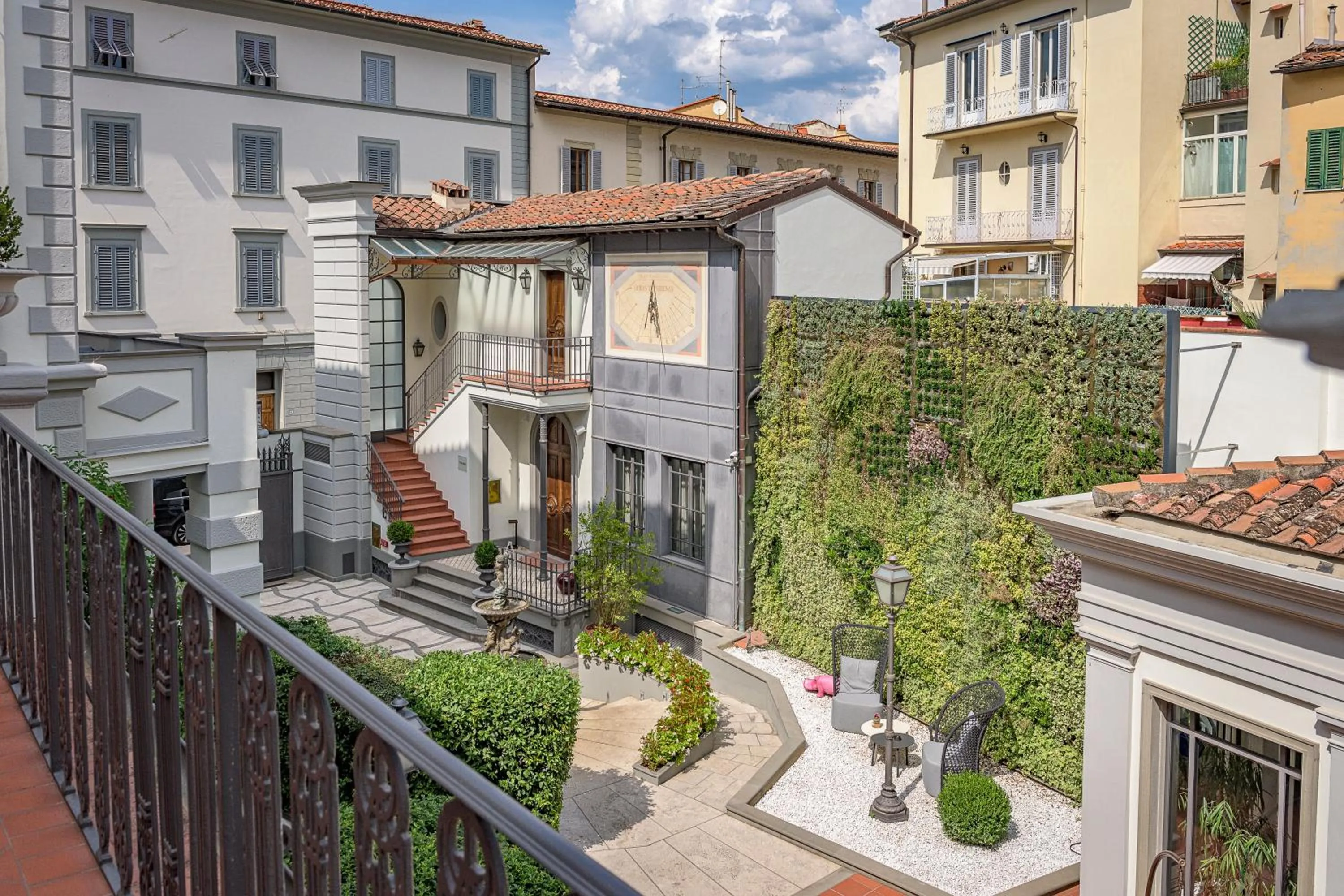 Inner courtyard view in Palazzo Montebello