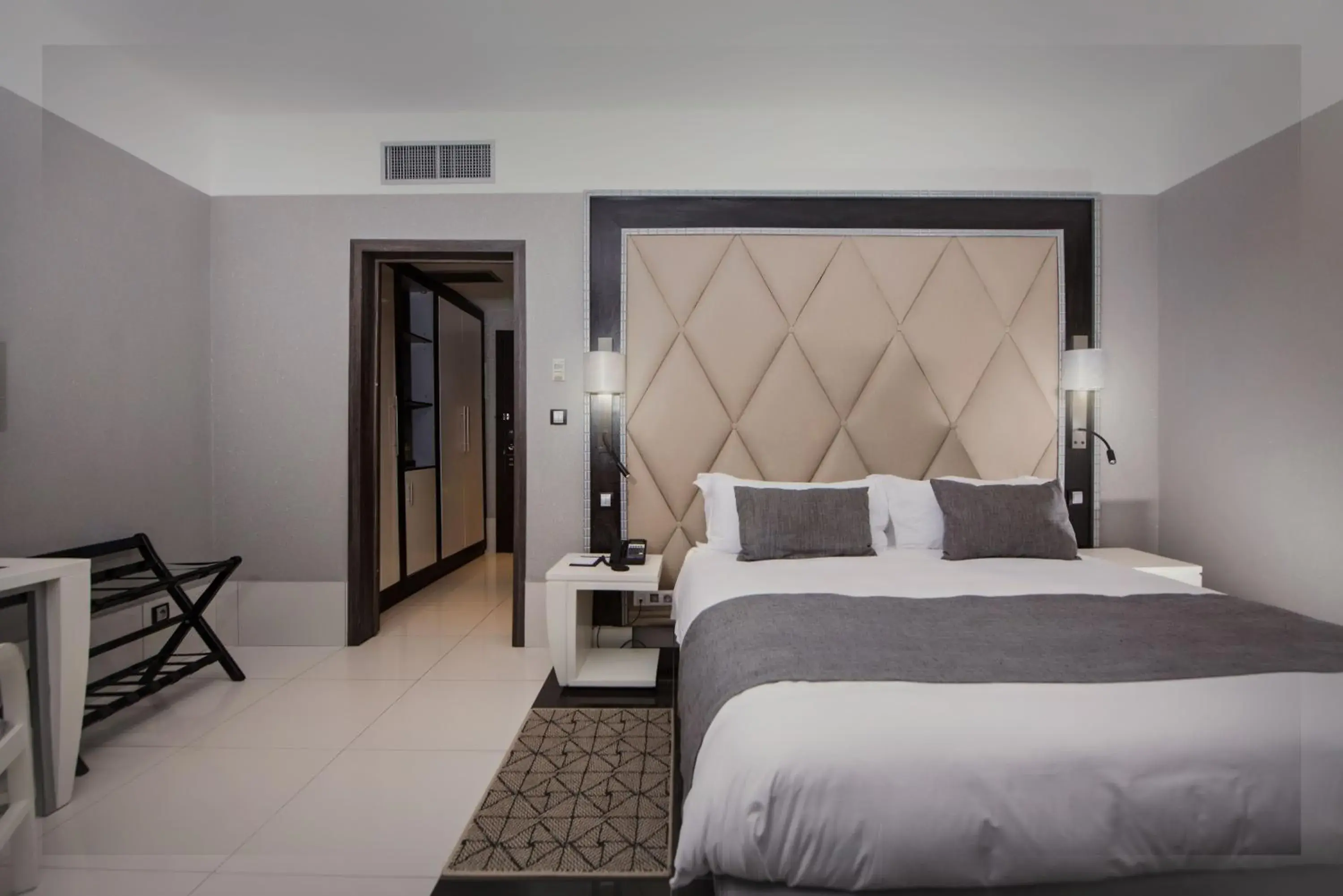 Double Room - Disability Access in Krystal Palace Douala Double Room - Disability Access in Krystal Palace Douala