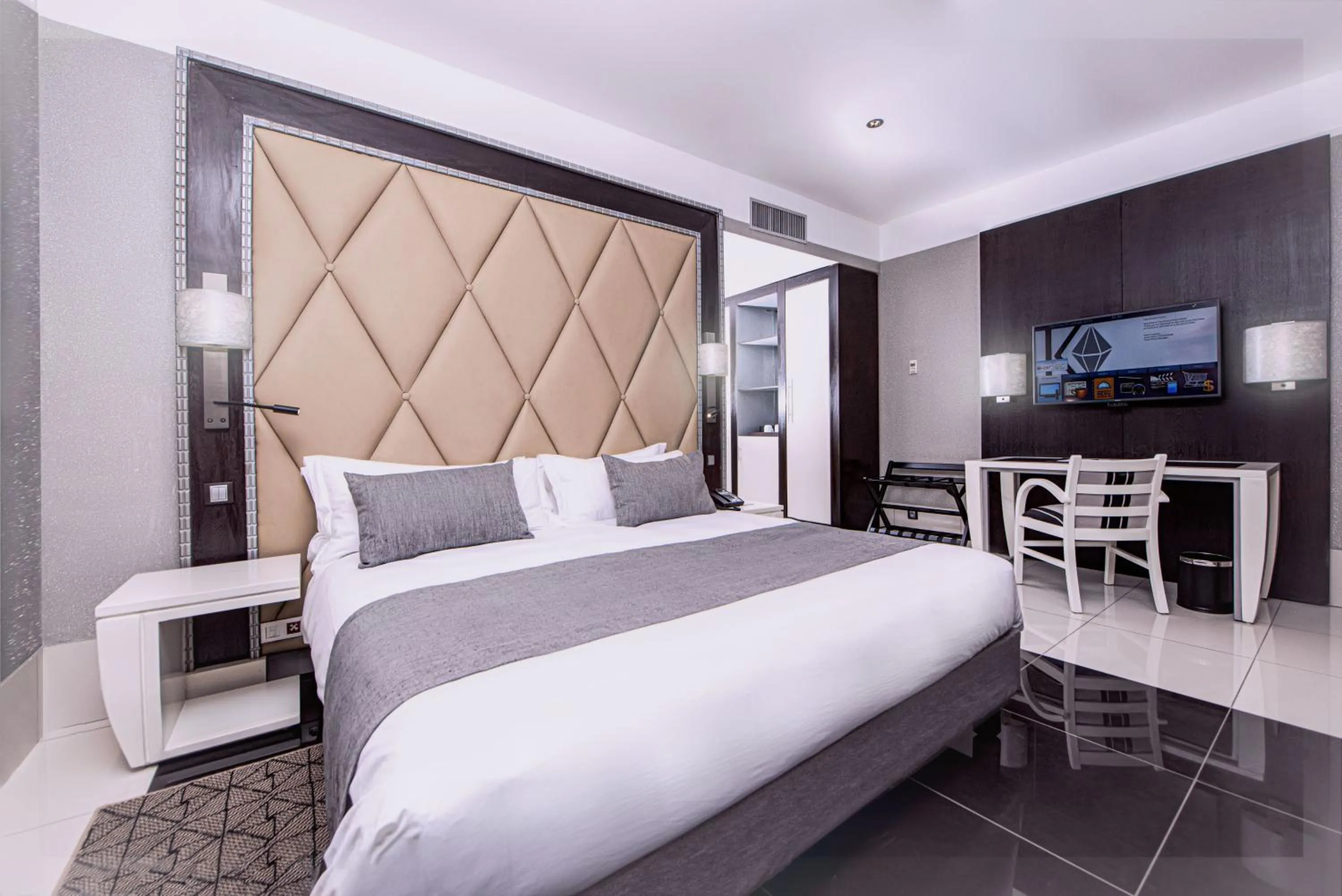 Bedroom in Krystal Palace Douala