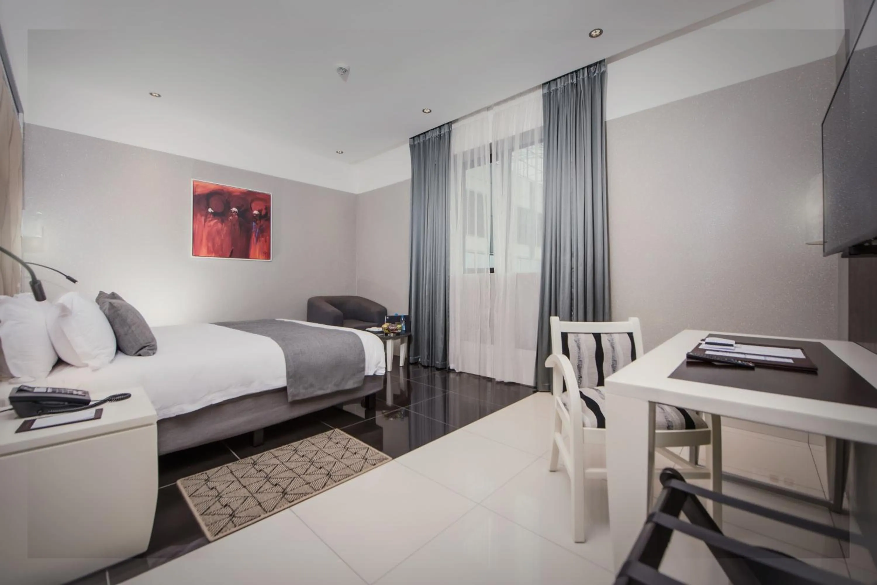 TV and multimedia in Krystal Palace Douala