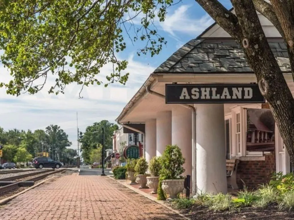 Nearby landmark in Charming 3-Bedroom Home in Heart of Ashland