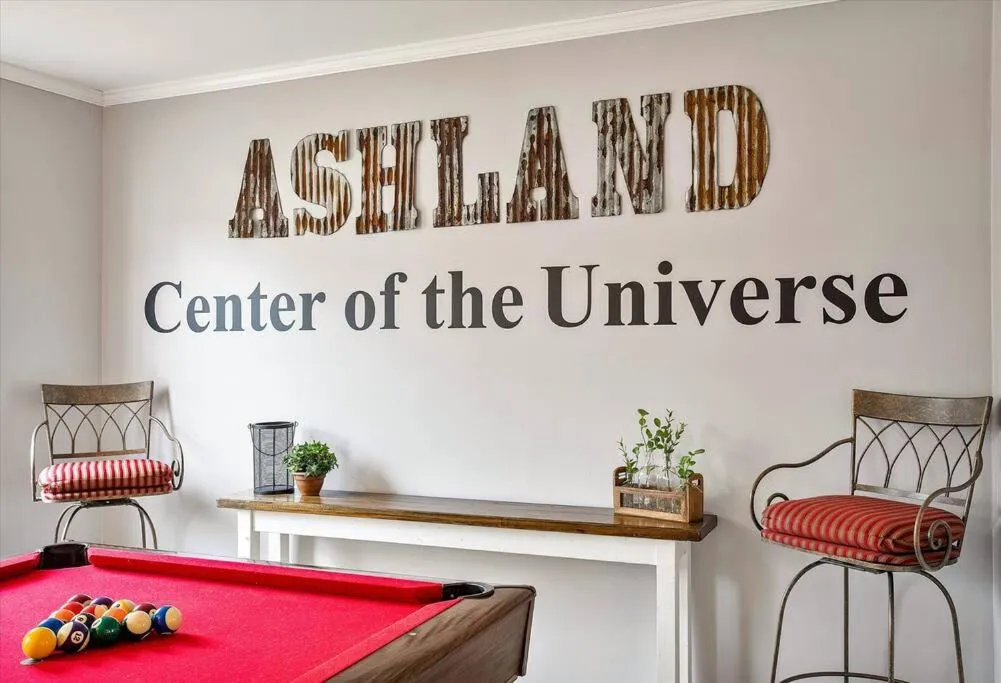 Decorative detail in Charming 3-Bedroom Home in Heart of Ashland