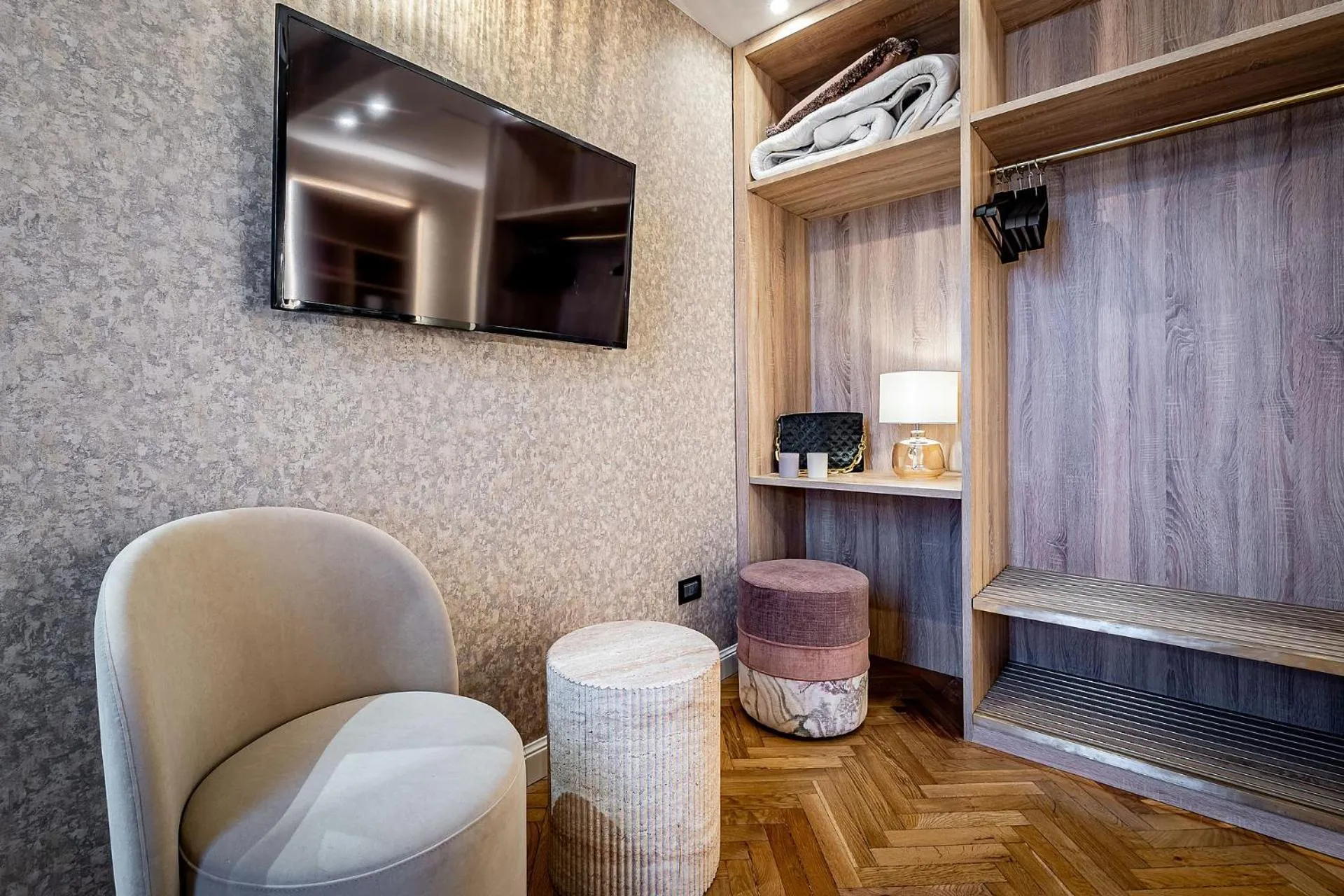 wardrobe in Hotel Duomo Firenze