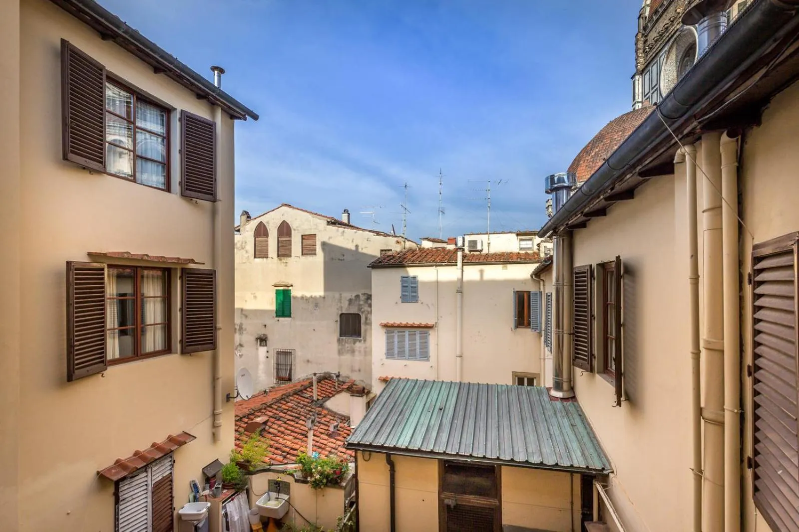 Inner courtyard view in Hotel Duomo Firenze