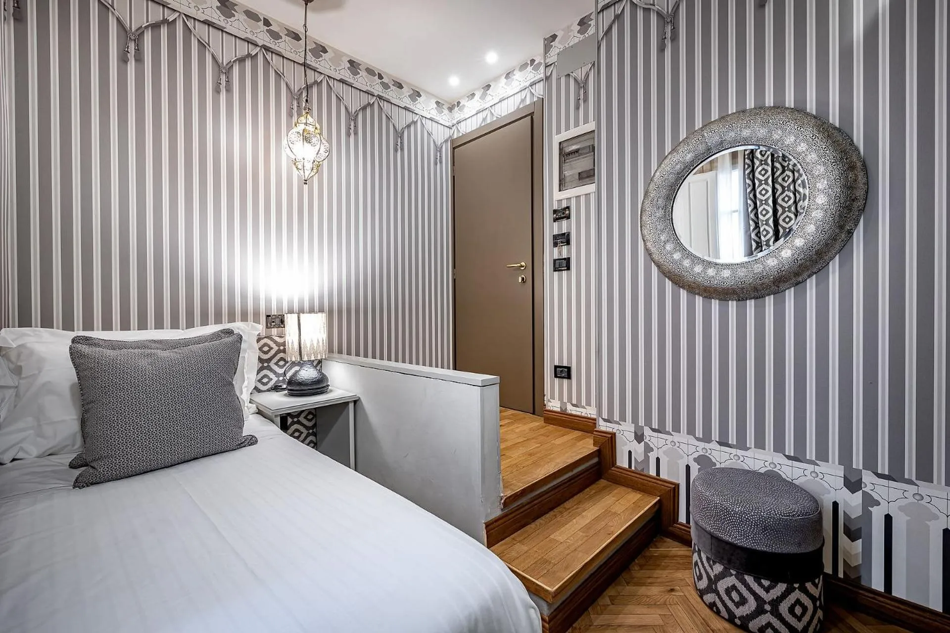 Photo of the whole room, Bed in Hotel Duomo Firenze