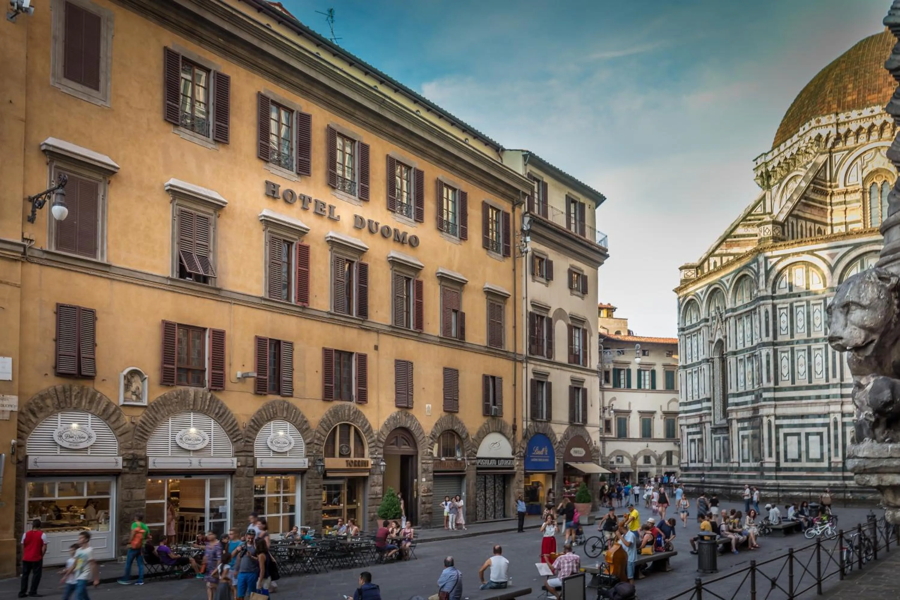 Facade/entrance in Hotel Duomo Firenze