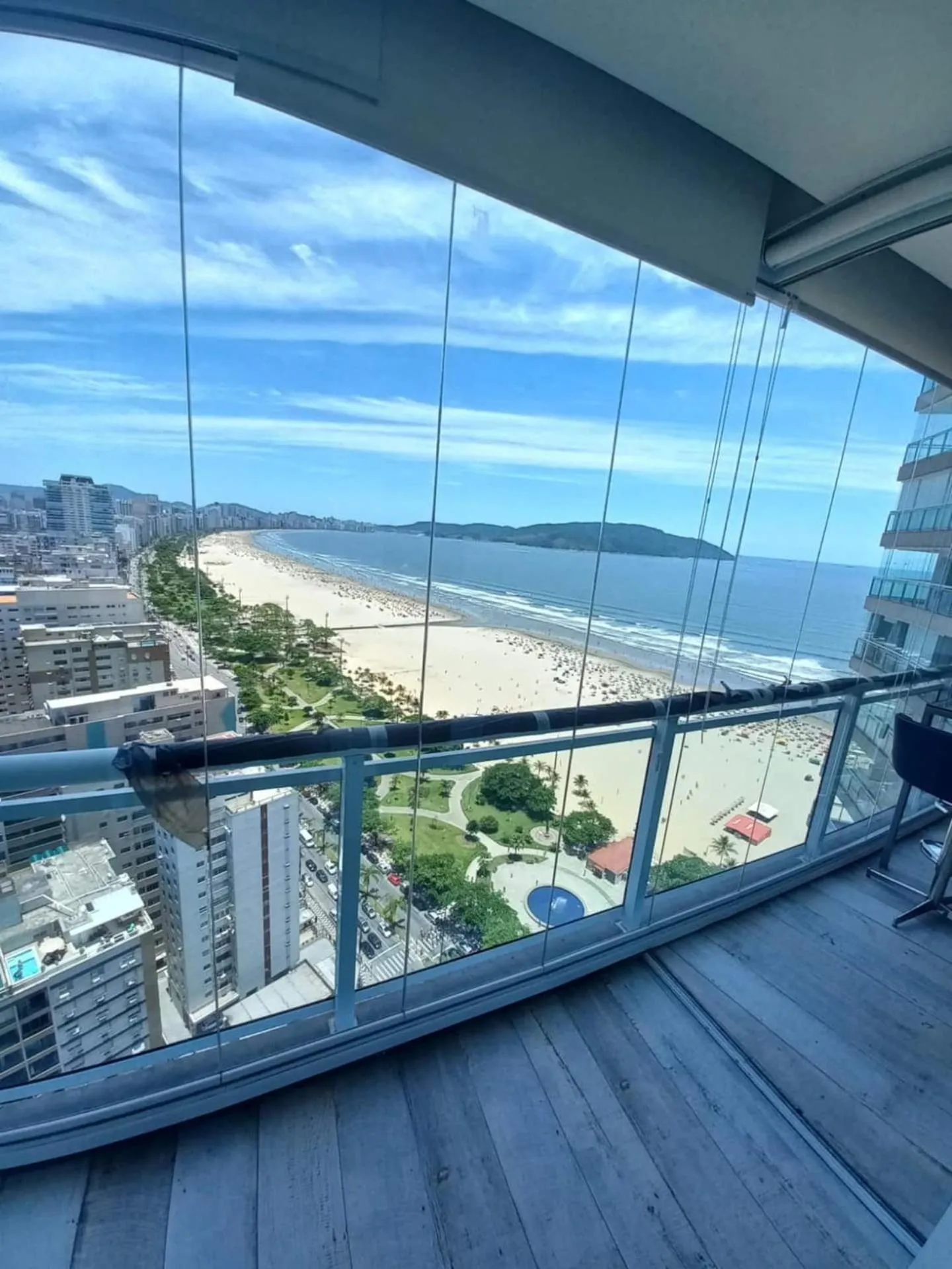 Condomínio de Luxo em Frente à Praia (novinho)