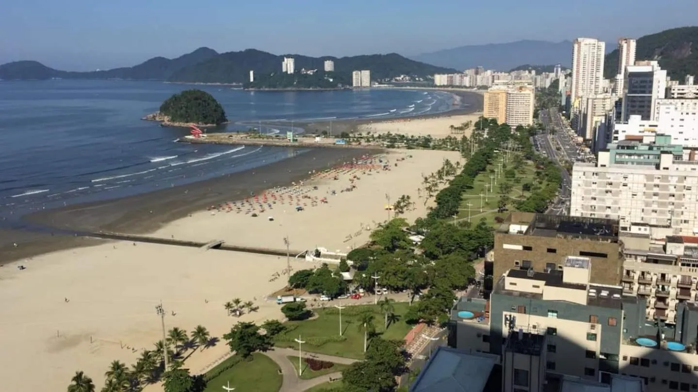 Condomínio de Luxo em Frente à Praia (novinho)