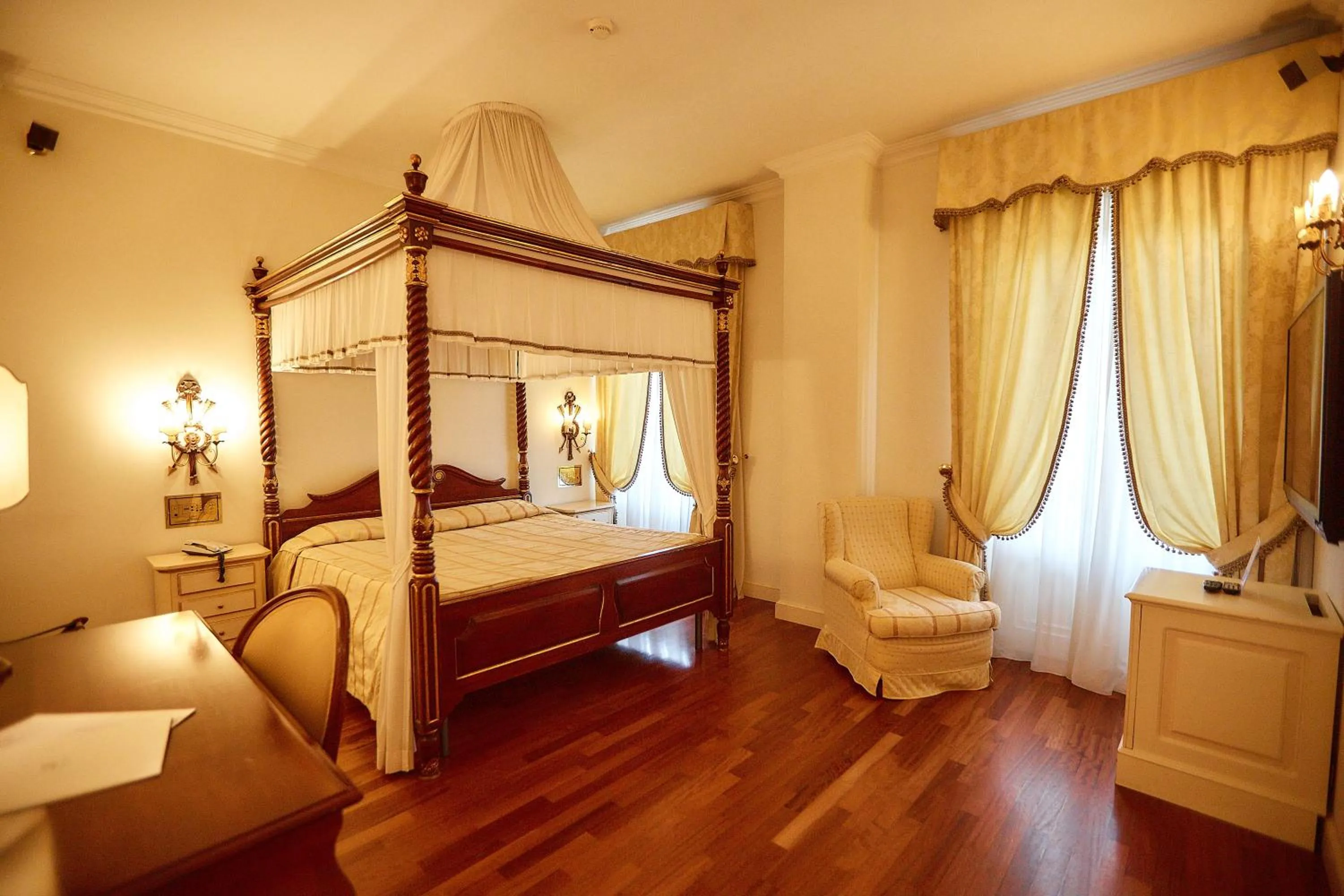 Photo of the whole room, Bed in Hotel Villa Il Patriarca